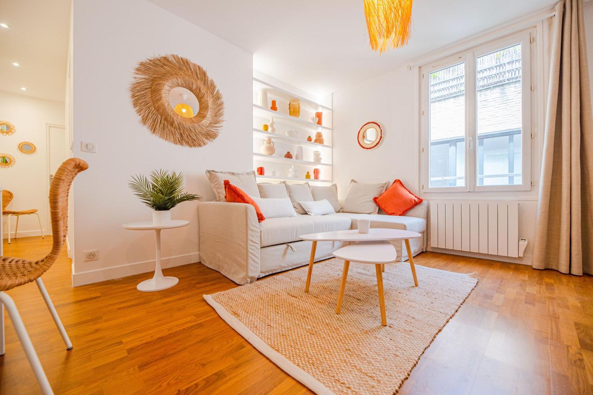 Stunning Flat In Apartment Paris