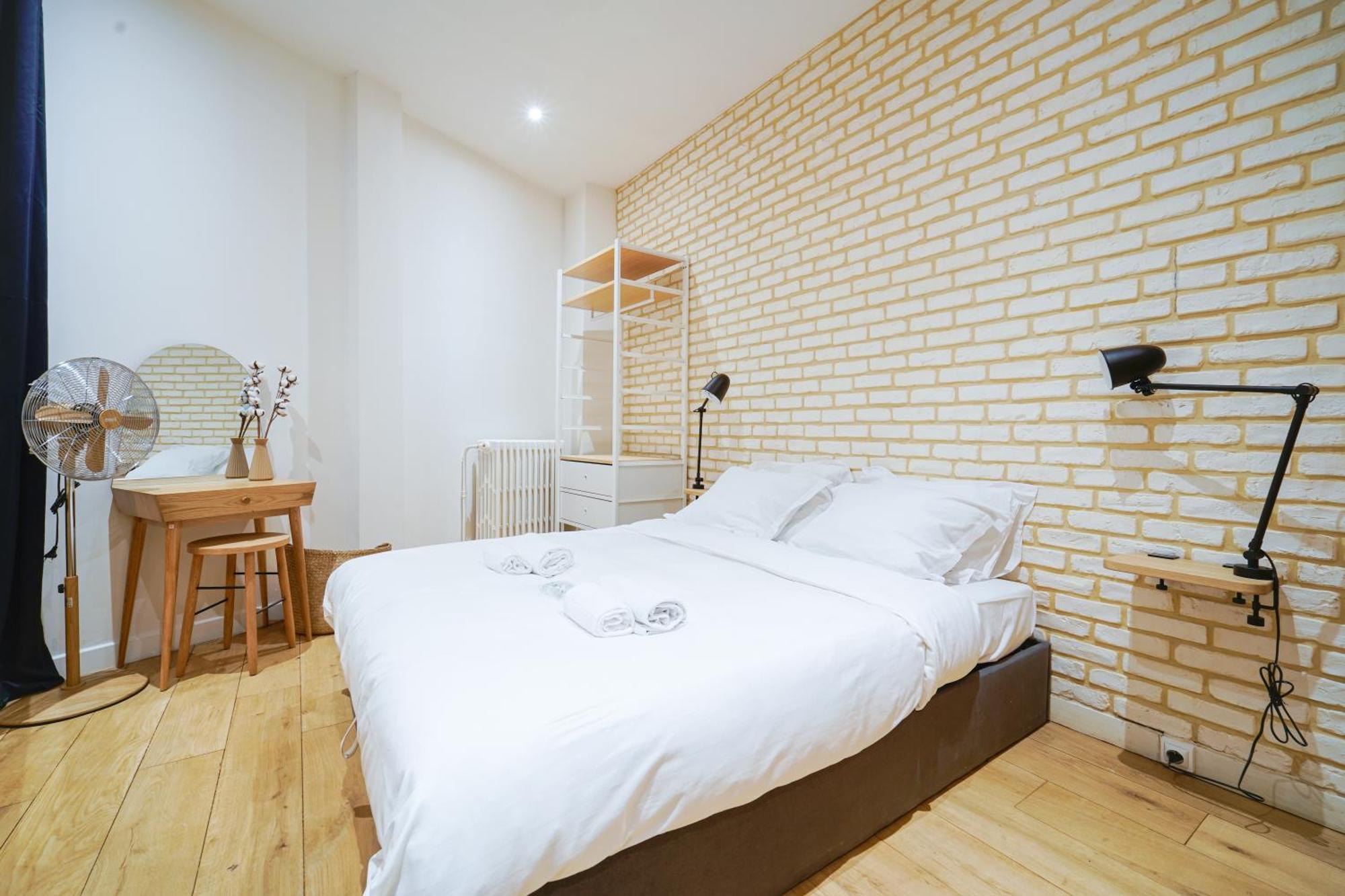 Apartment Parisuites Canal Saint Martin Luxe & Chic & Cosy *