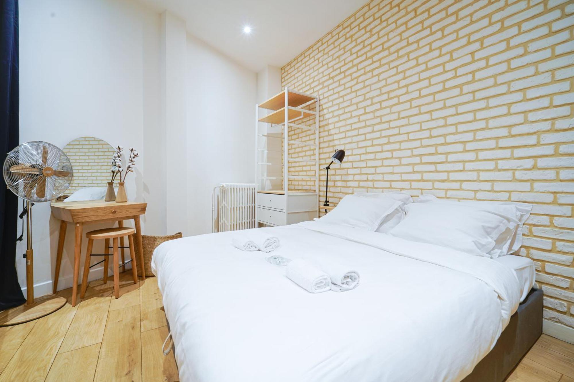Parisuites Canal Saint Martin Luxe & Chic & Cosy Apartment Paris