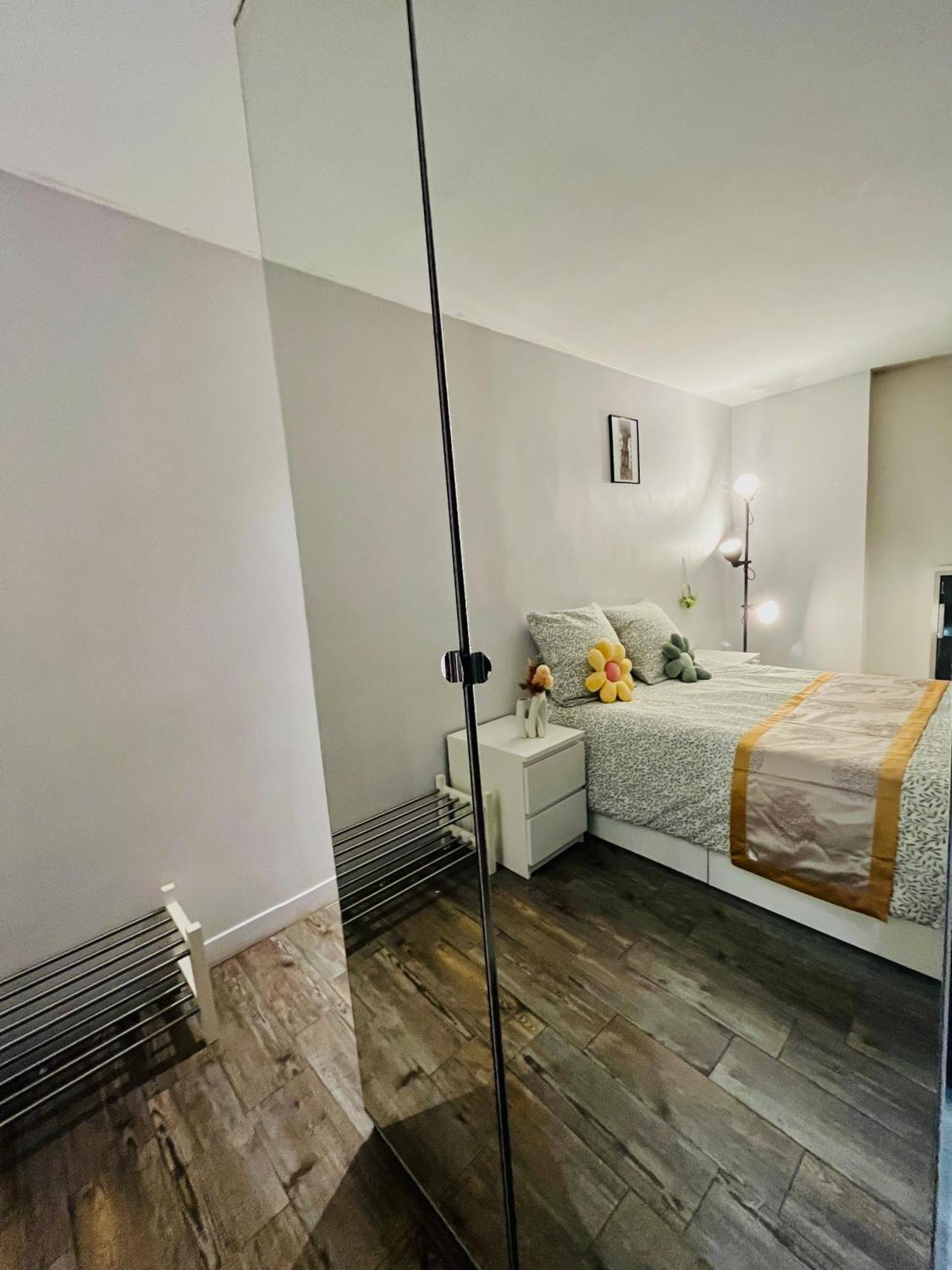 Flat 5 Mins Tour Eiffel Et Champ De Mars Paris