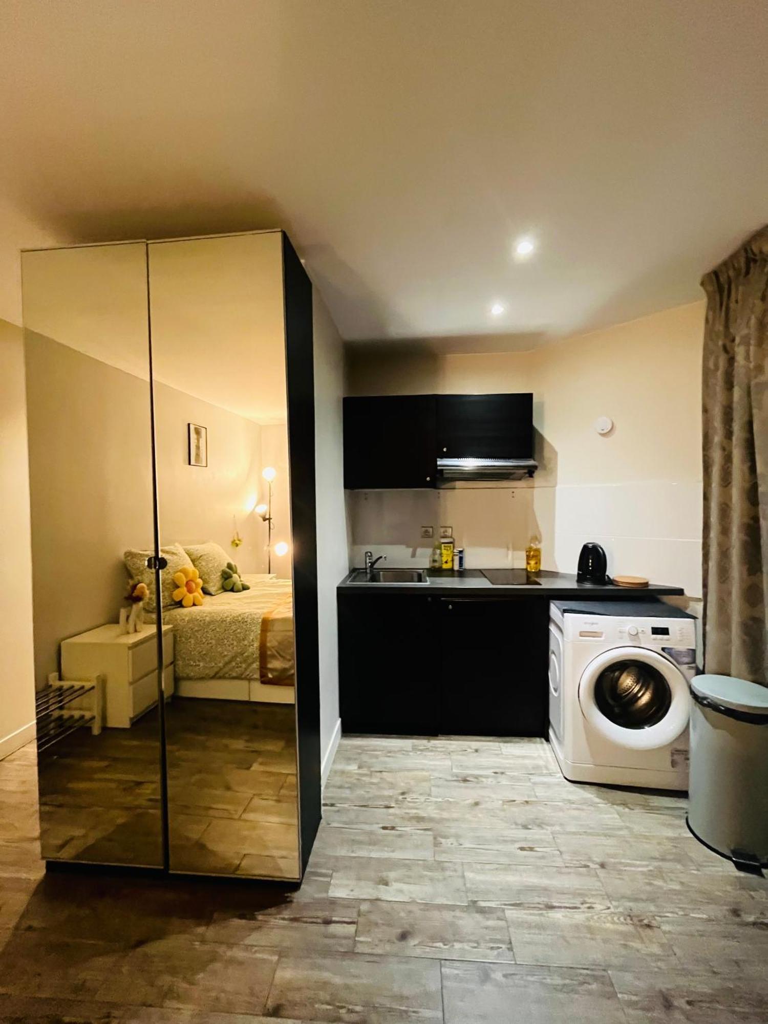 Flat 5 Mins Tour Eiffel Et Champ De Mars * Paris