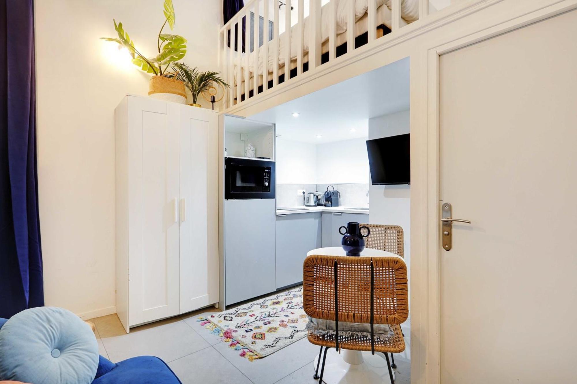 Beautiful And Contemporary - Arc De Triomphe Champs Elysees Apartment *