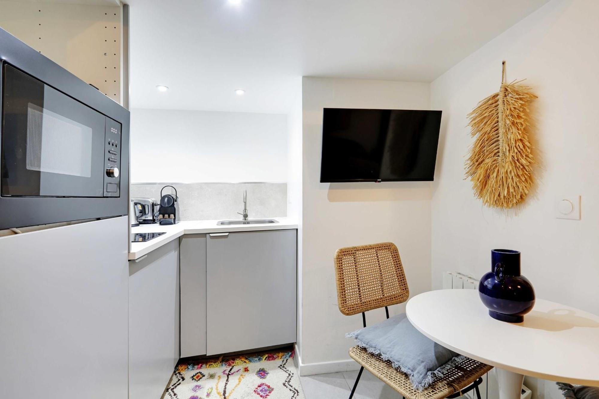 Apartment Beautiful And Contemporary - Arc De Triomphe Champs Elysees Paris