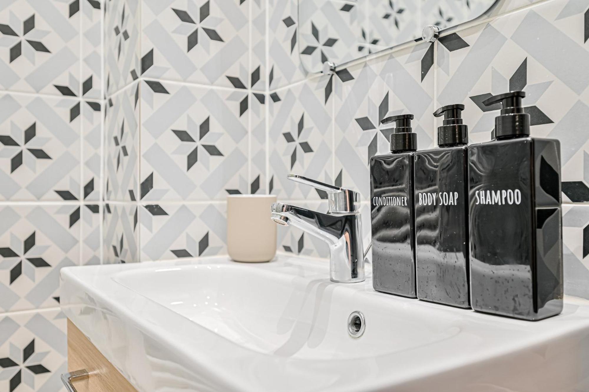 Magnifique De Luxe & Familia - 16 Apartment