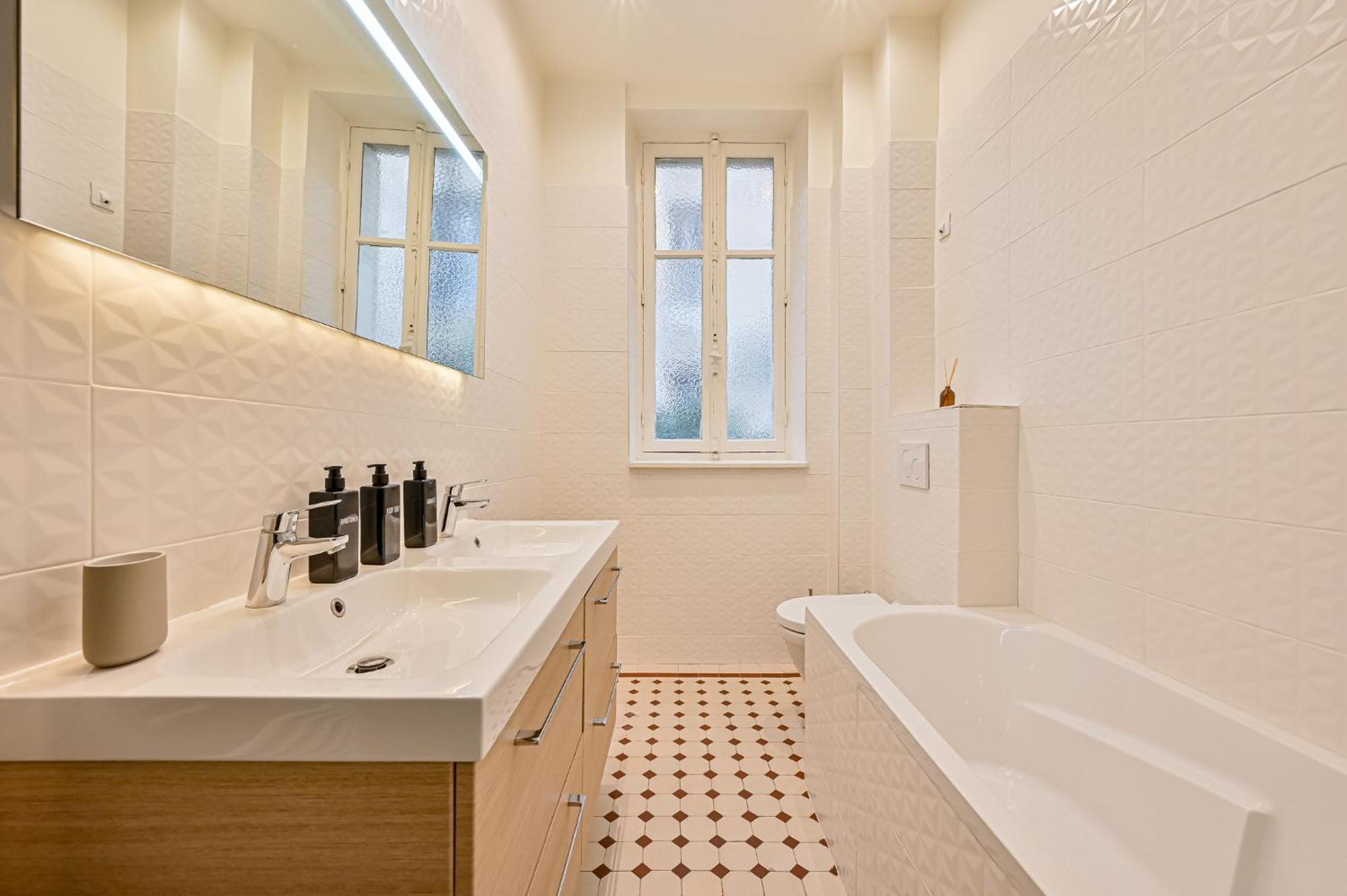 Magnifique De Luxe & Familia - 16 Apartment