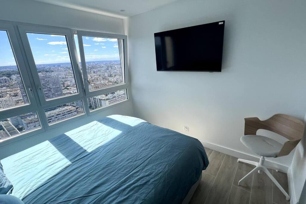 With Amazing View Of + Parking Paris