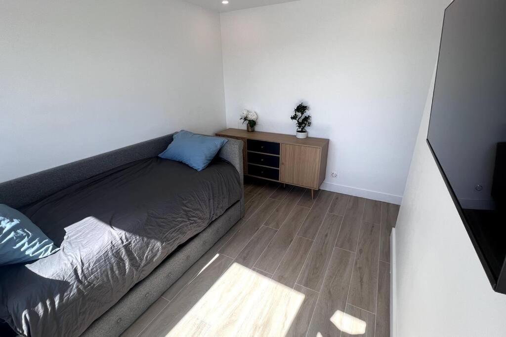 Apartment With Amazing View Of + Parking Paris