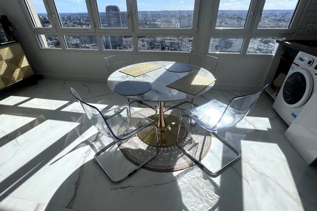 Apartment With Amazing View Of + Parking