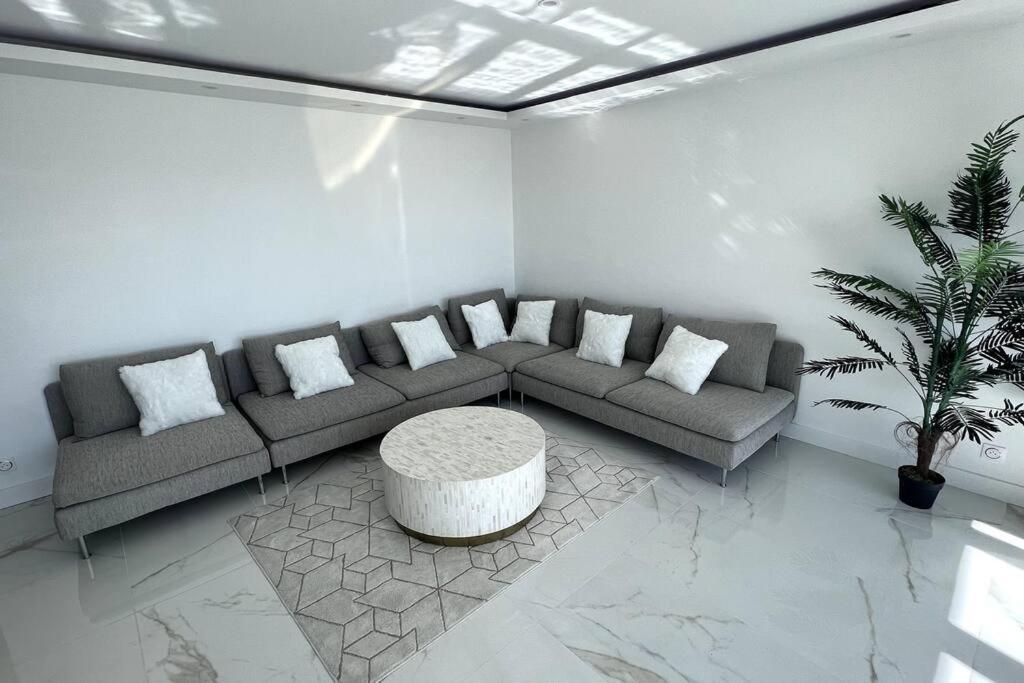 With Amazing View Of + Parking Apartment Paris