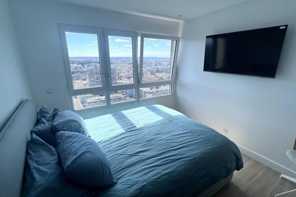 Apartment With Amazing View Of + Parking