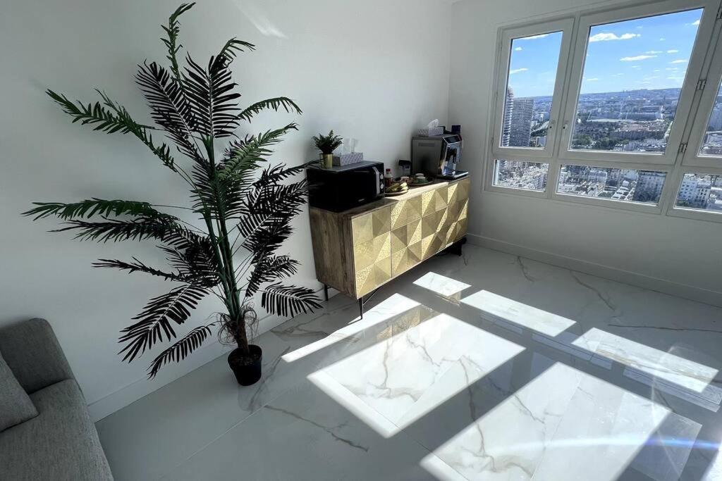 With Amazing View Of + Parking Apartment