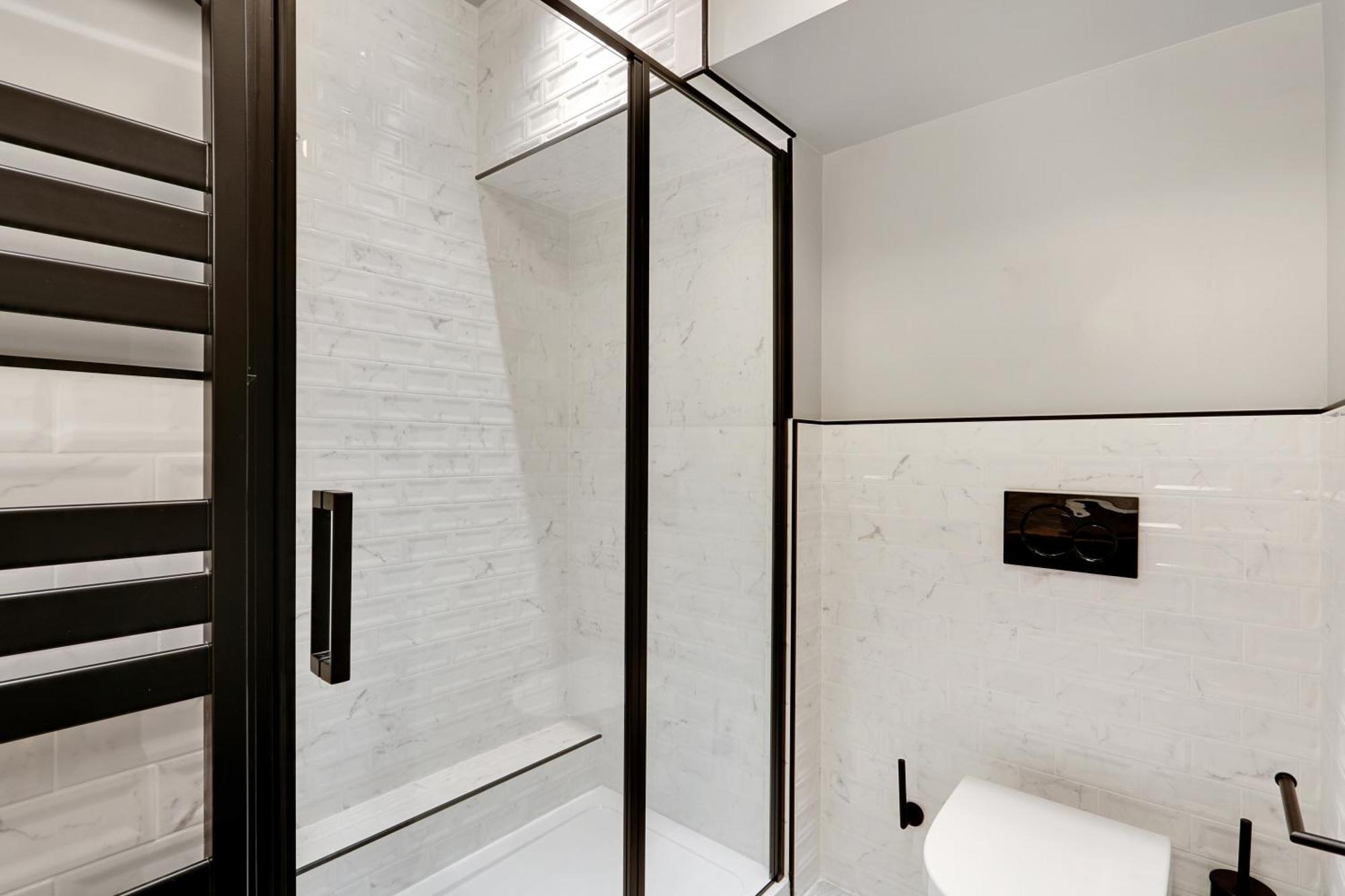 Apartment Pick A Flat's In In Parc Des Buttes Chaumonts - Rue Edouard Pailleron