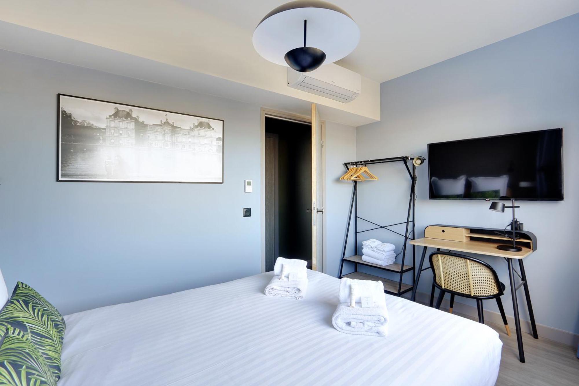 Apartment Pick A Flat's In In Parc Des Buttes Chaumonts - Rue Edouard Pailleron