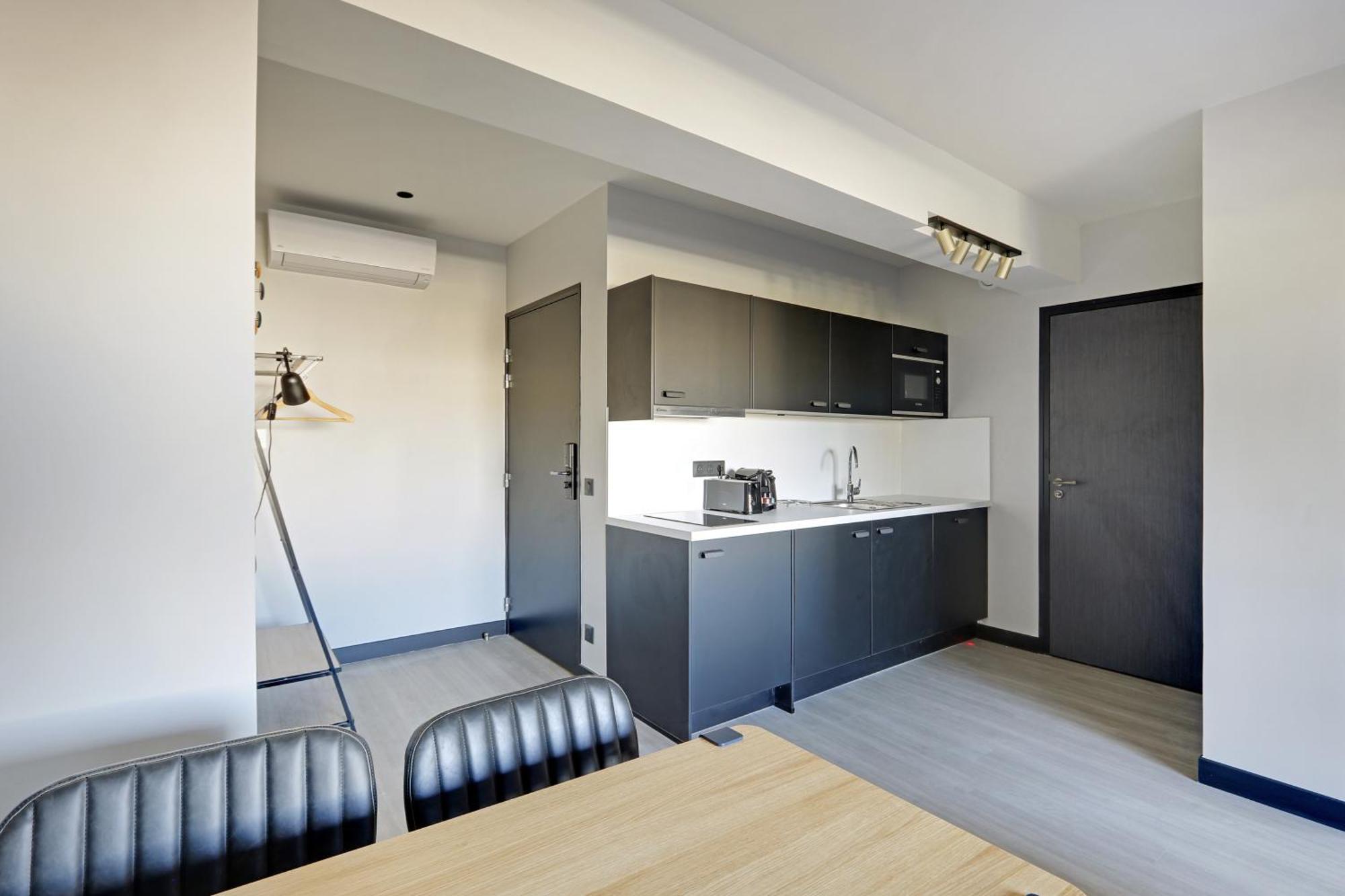 Apartment Pick A Flat's In In Parc Des Buttes Chaumonts - Rue Edouard Pailleron