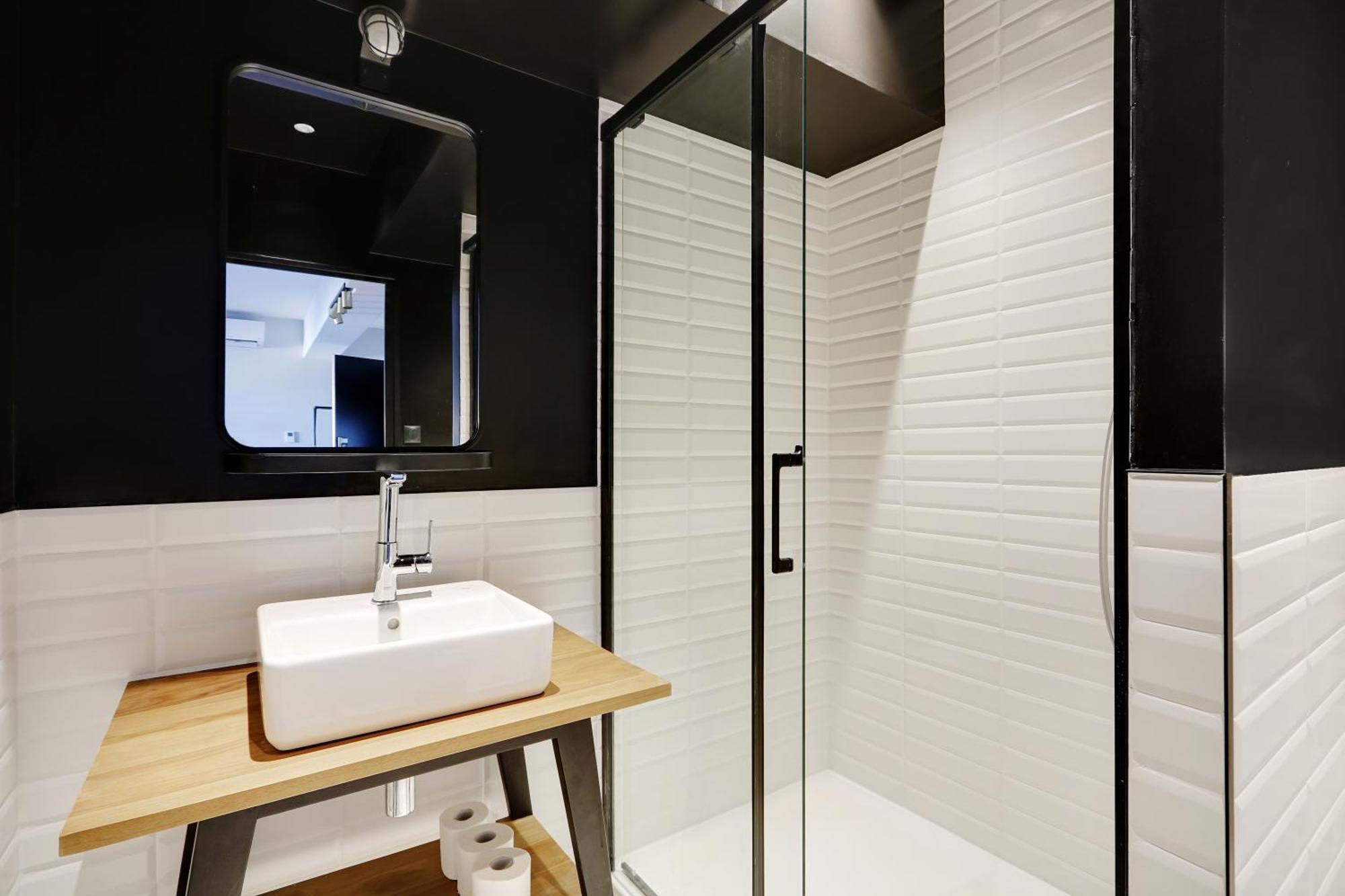 Apartment Pick A Flat's In In Parc Des Buttes Chaumonts - Rue Edouard Pailleron *