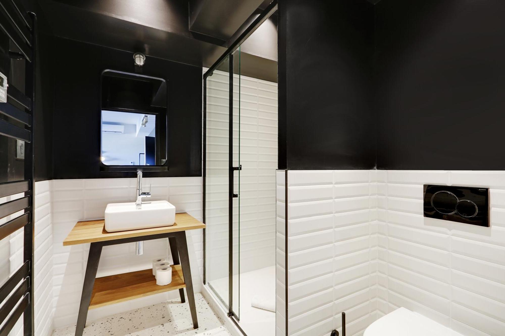 Apartment Pick A Flat's In In Parc Des Buttes Chaumonts - Rue Edouard Pailleron *