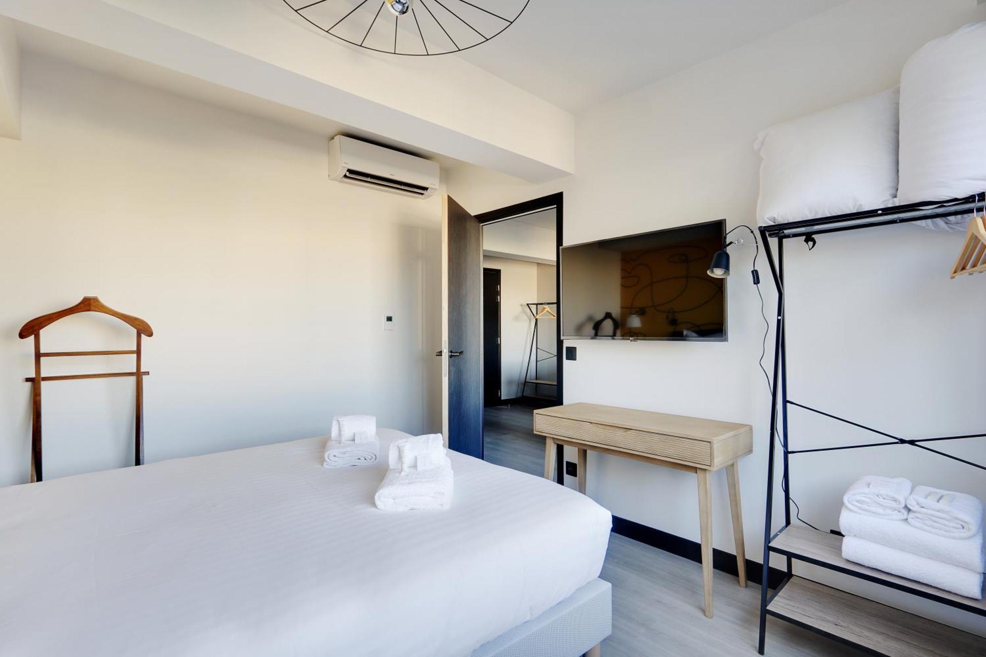 Pick A Flat's In In Parc Des Buttes Chaumonts - Rue Edouard Pailleron * Paris