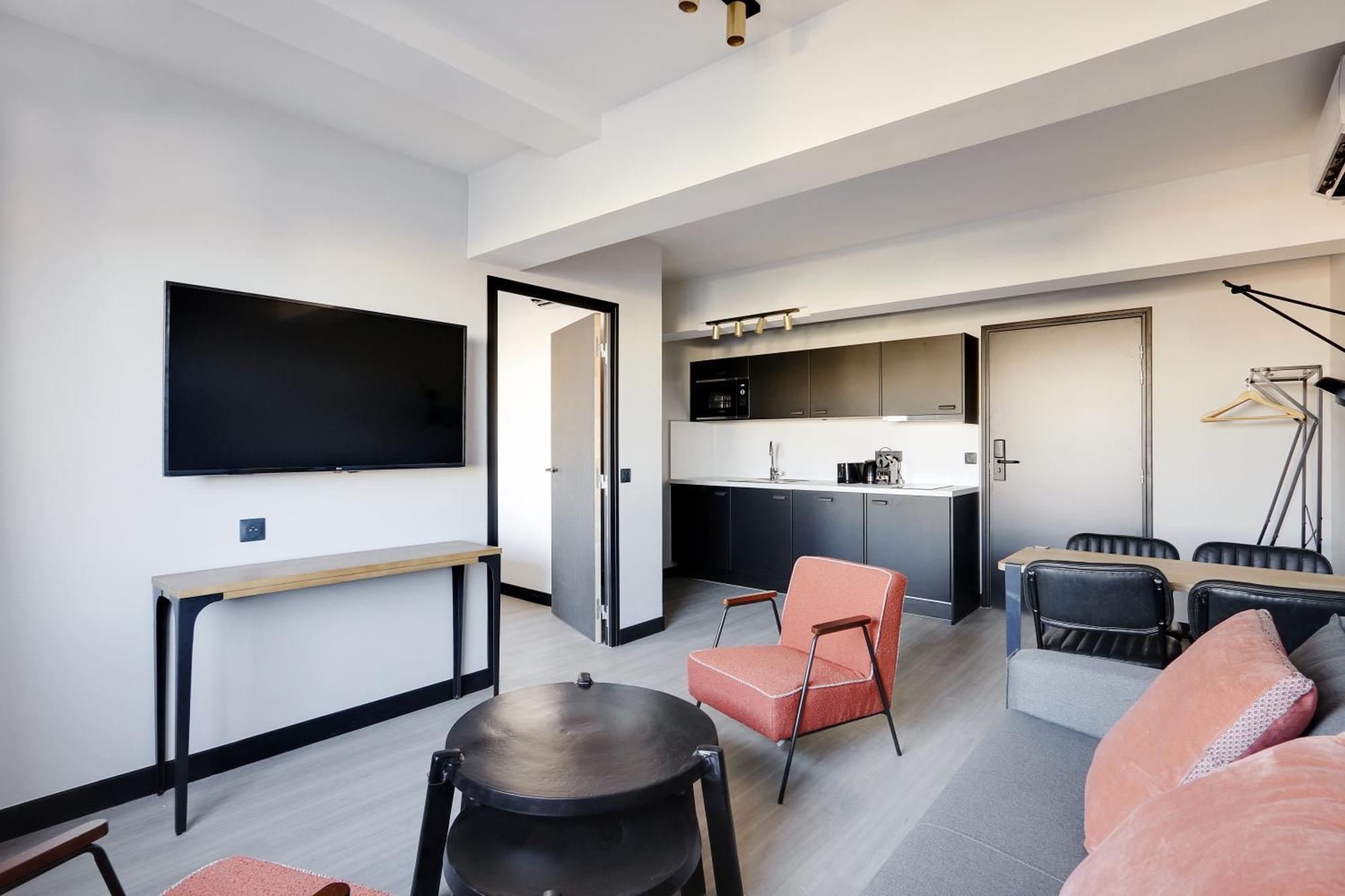 Pick A Flat's In In Parc Des Buttes Chaumonts - Rue Edouard Pailleron *