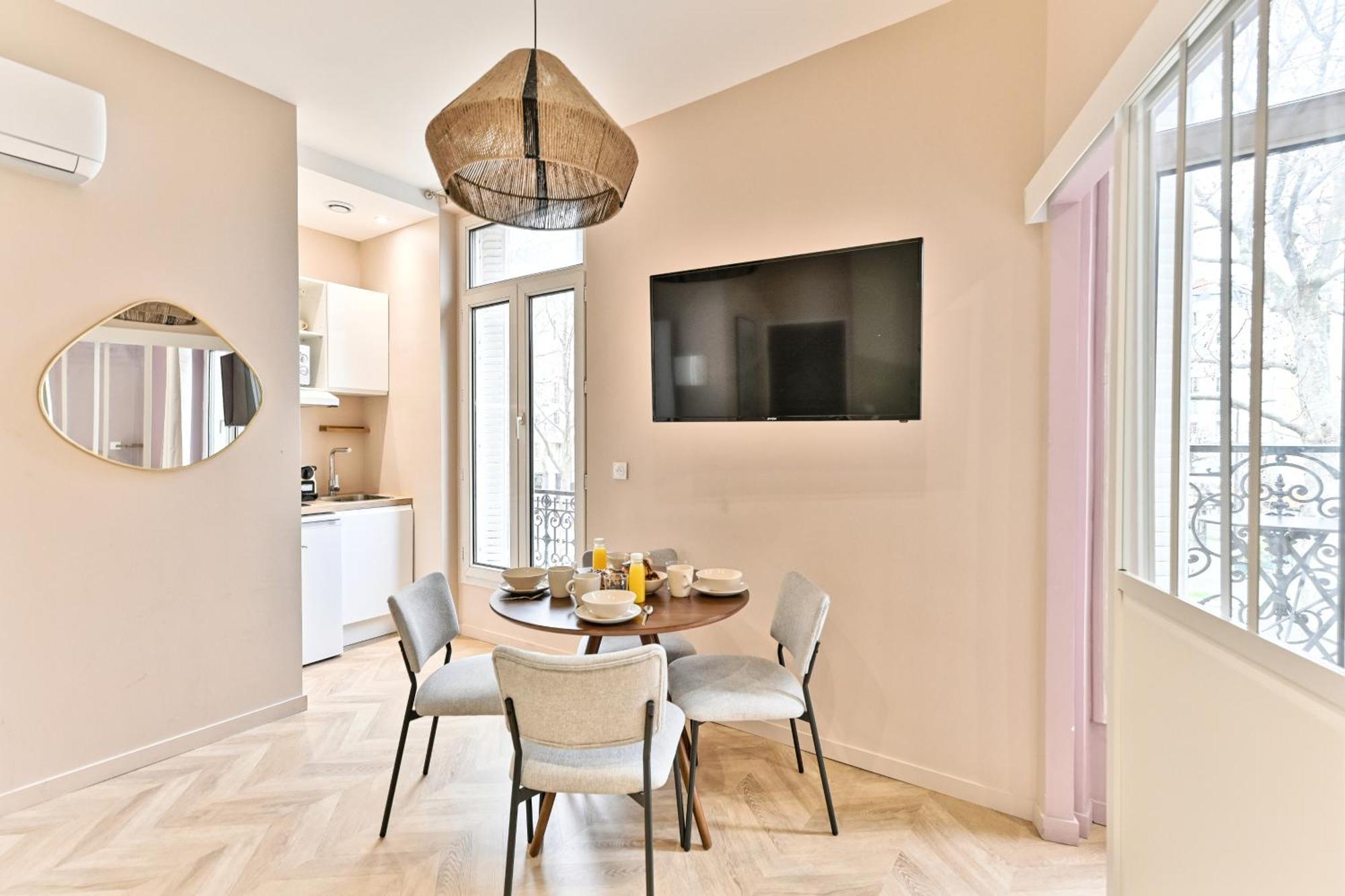 Proche Parc Monceau - Gourgaud Apartment