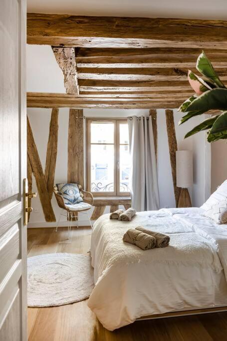 Pavillon Eden - Le Nid - Le Marais Apartment