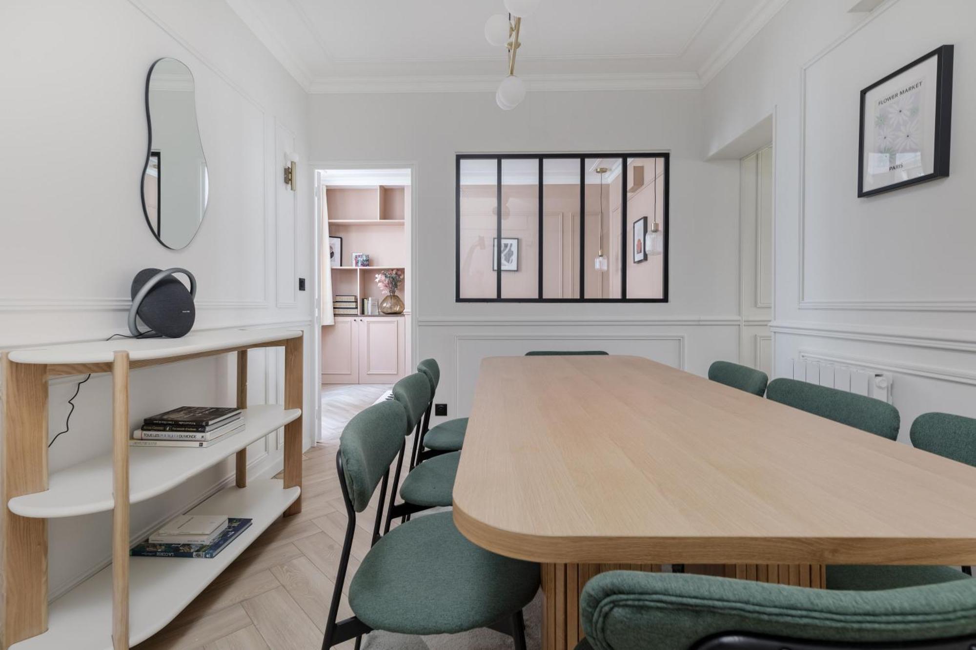 Poetic - Louvre Apartment *