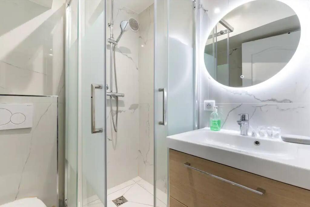 Grands Boulevards 52 Cosy 1br-4p Apartment Paris