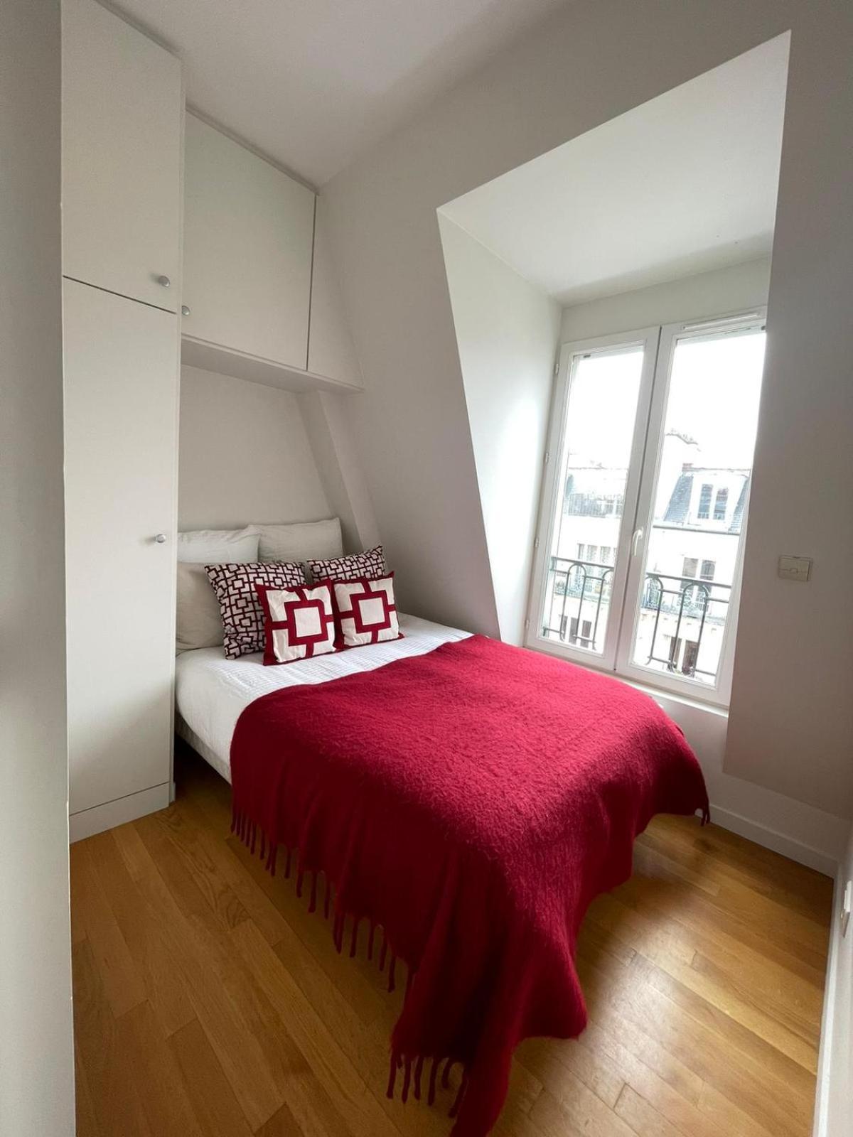 Apartment Champs De Mars - Laos Paris