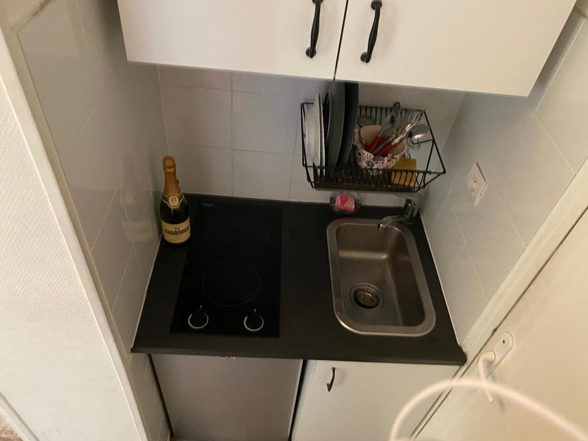 Apartment Studio Quartier Chic Centre Tout Equipe Paris
