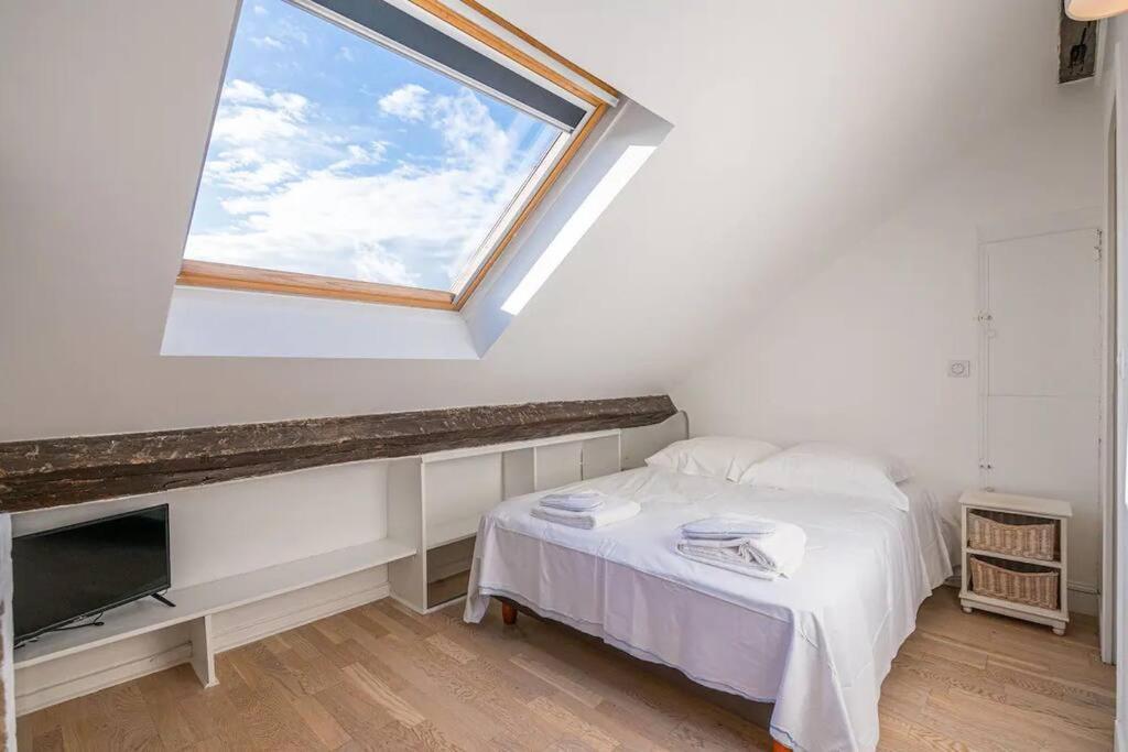 Amazing Location Only 3 Minutes From Luxembourg Gargens Appartamento