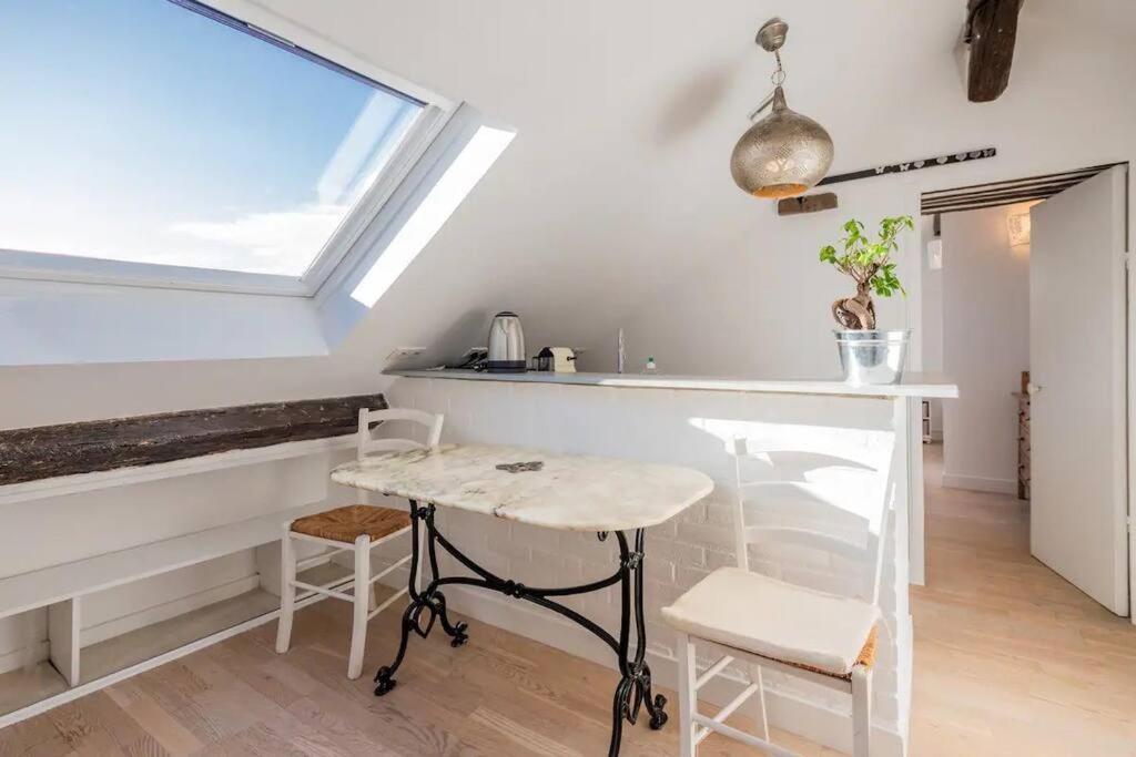 Amazing Location Only 3 Minutes From Luxembourg Gargens Appartamento Parigi