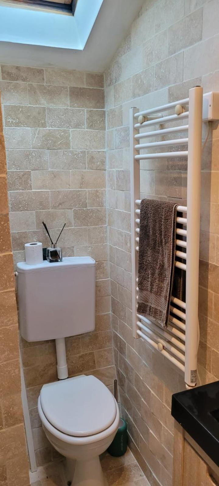 Appartamento Cocon Parisien Avec Balcon - Centre Intramuros Parigi