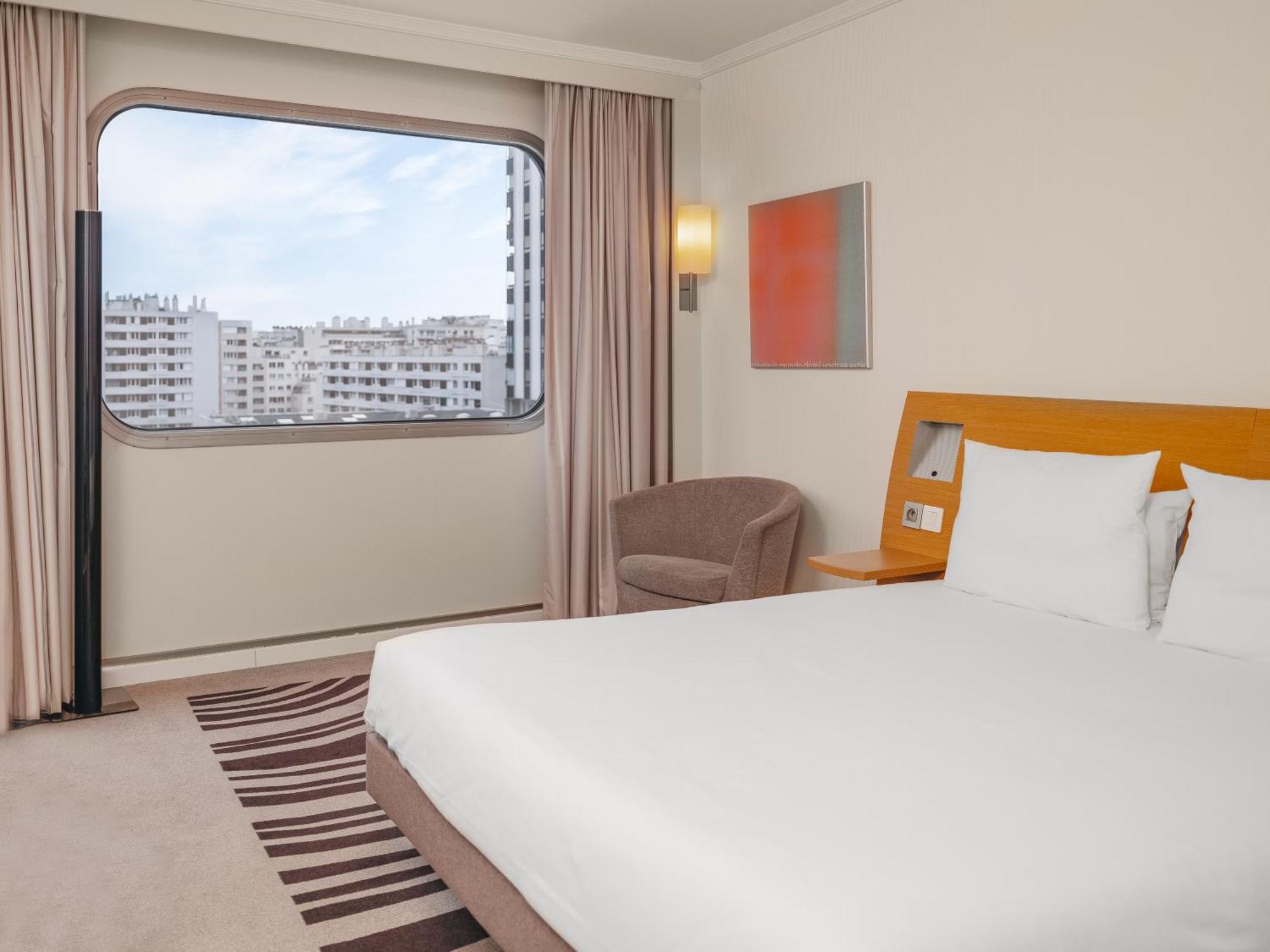 Novotel Centre Tour Eiffel 4*