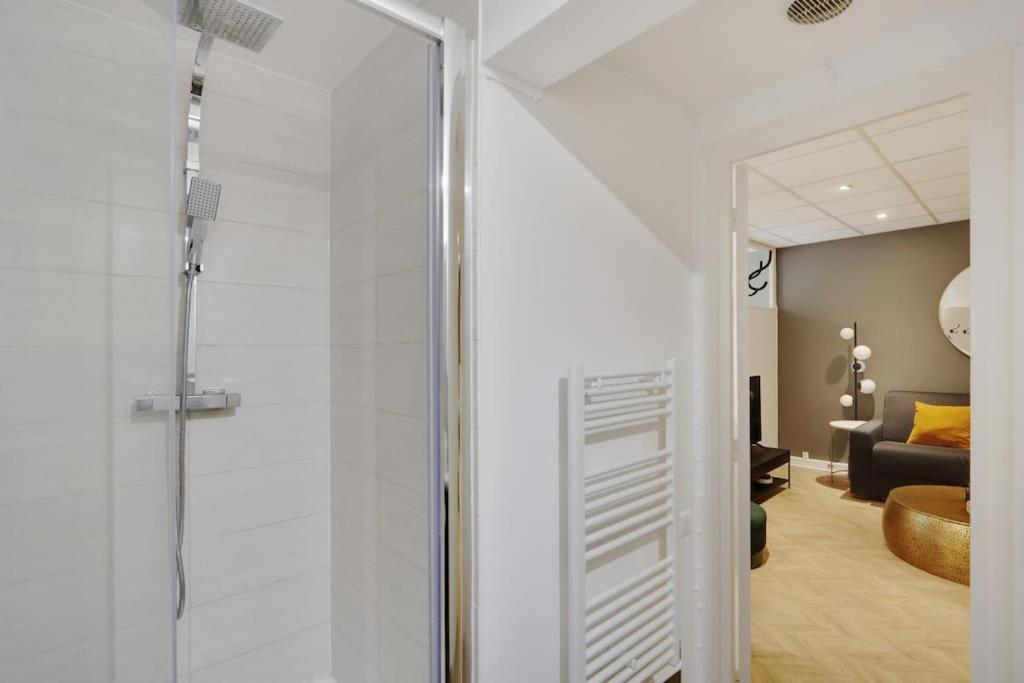 Beautiful 4p/1br Champs Elysees * Parigi