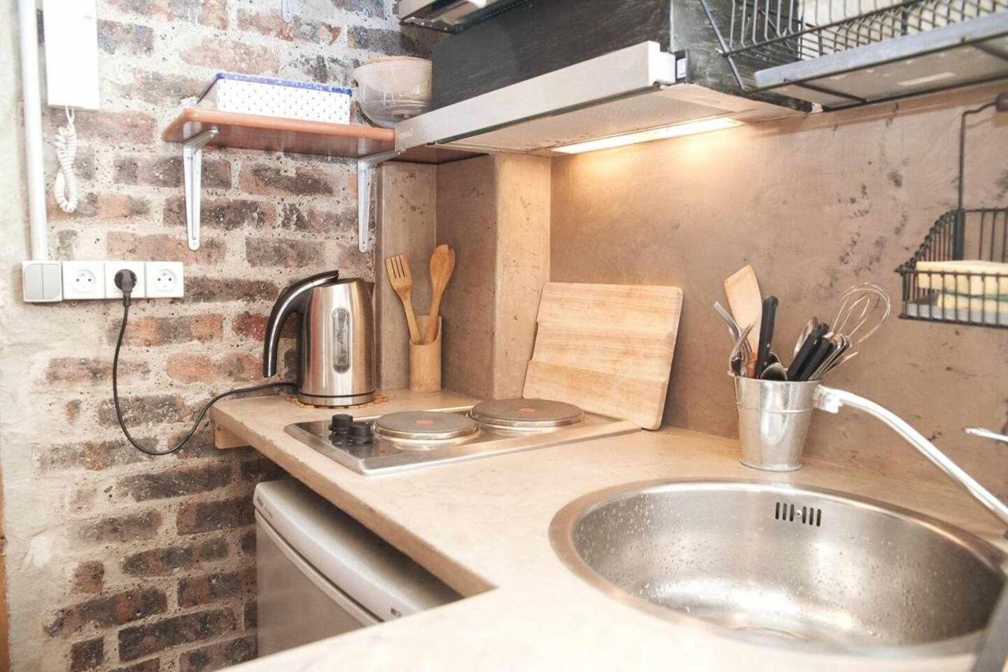 Cosy Quiet And Well Appointed Studio Parigi