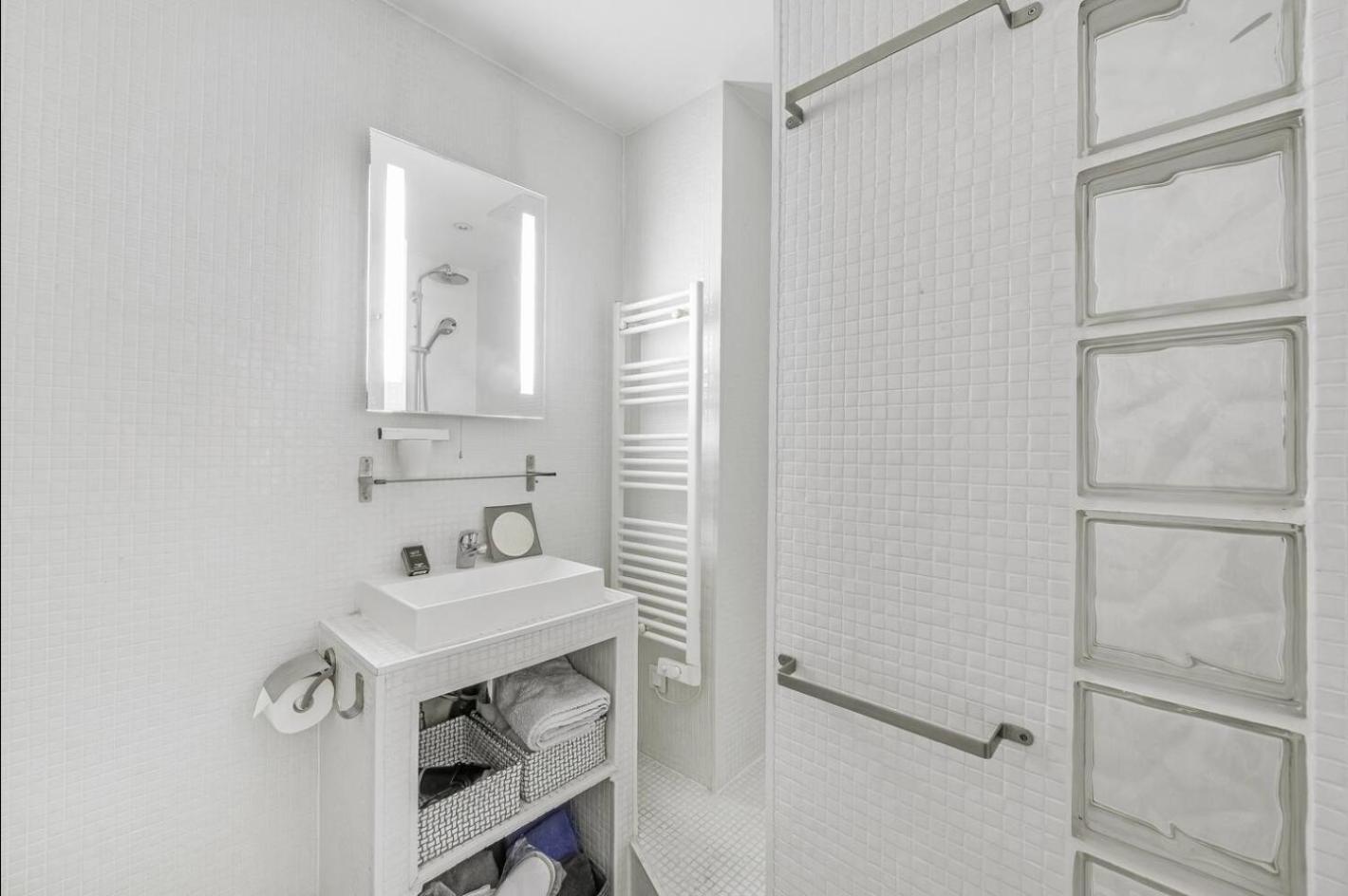 Le Vendome - Moderne & Elegant - Business Apartment *