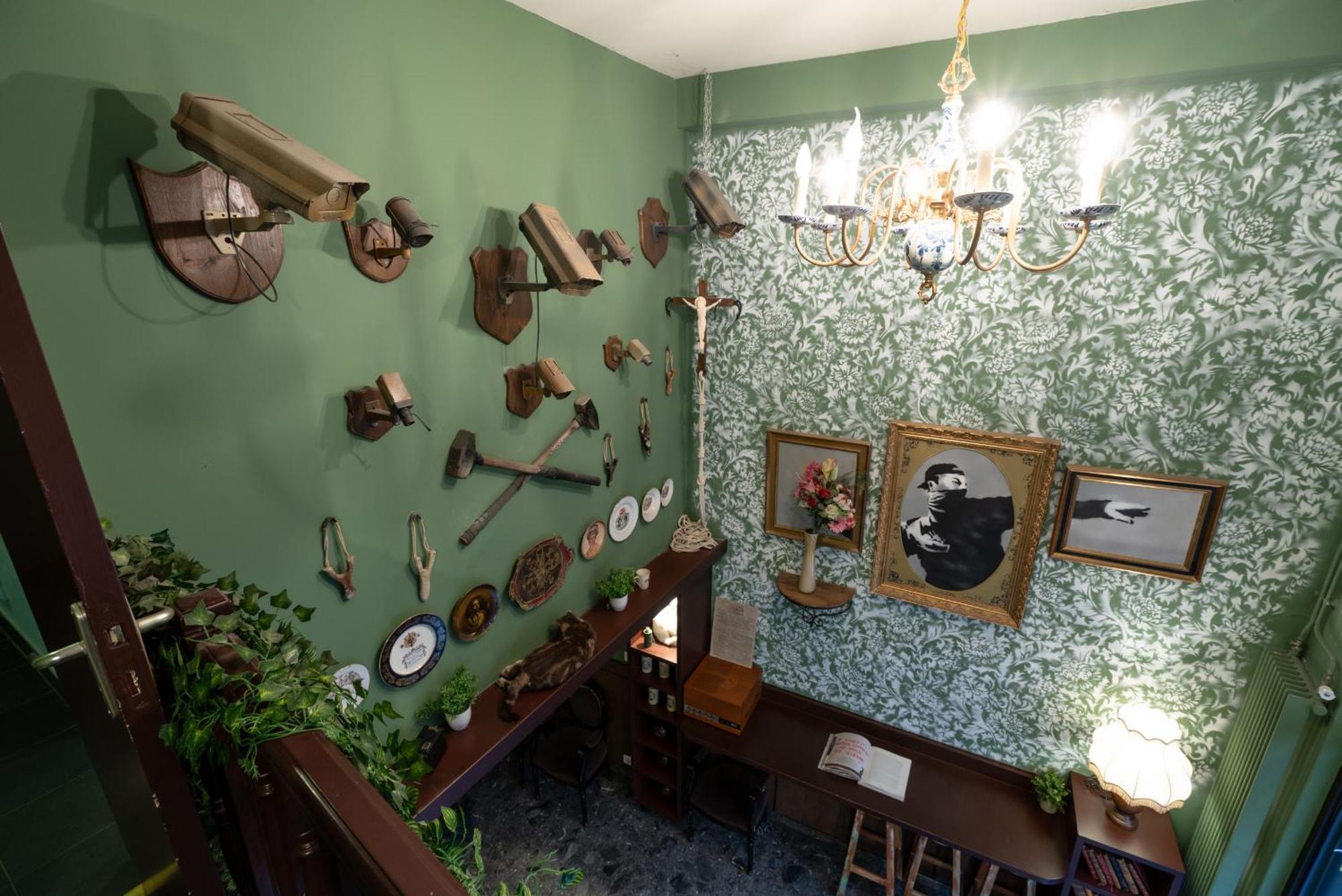 Walled Off Hotel Parigi