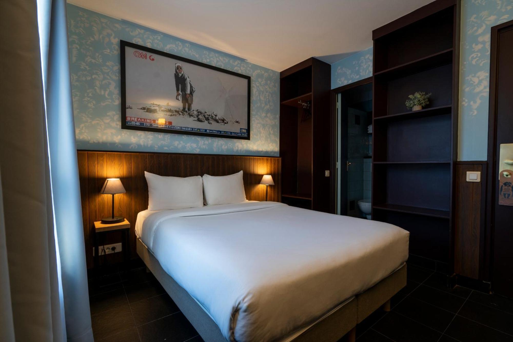 Walled Off Hotel *