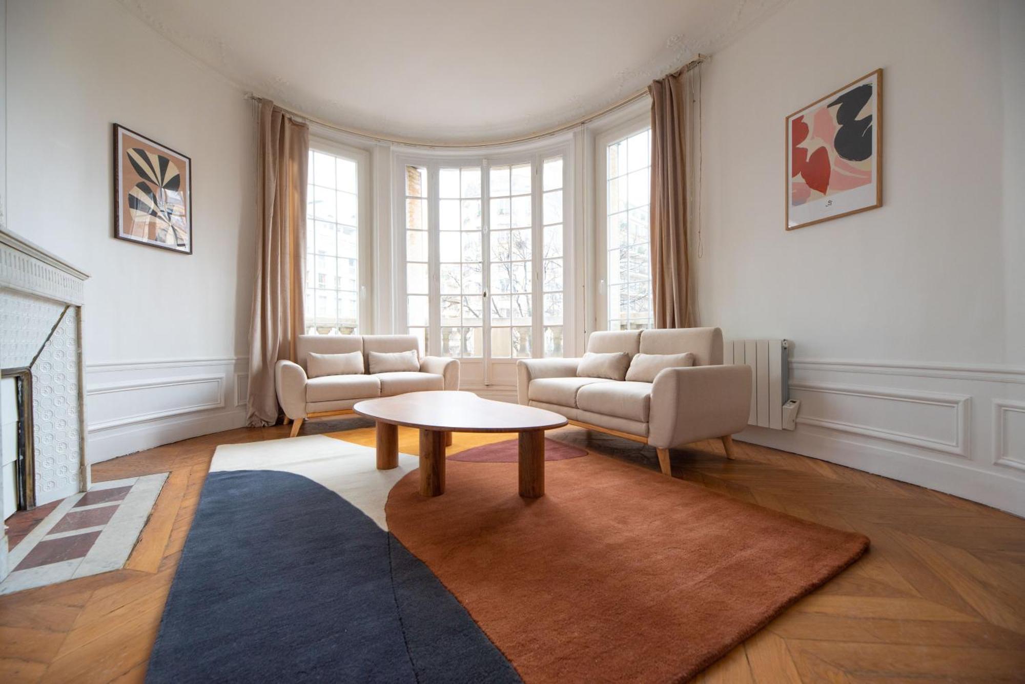 Gustave Eiffel - Apartment *