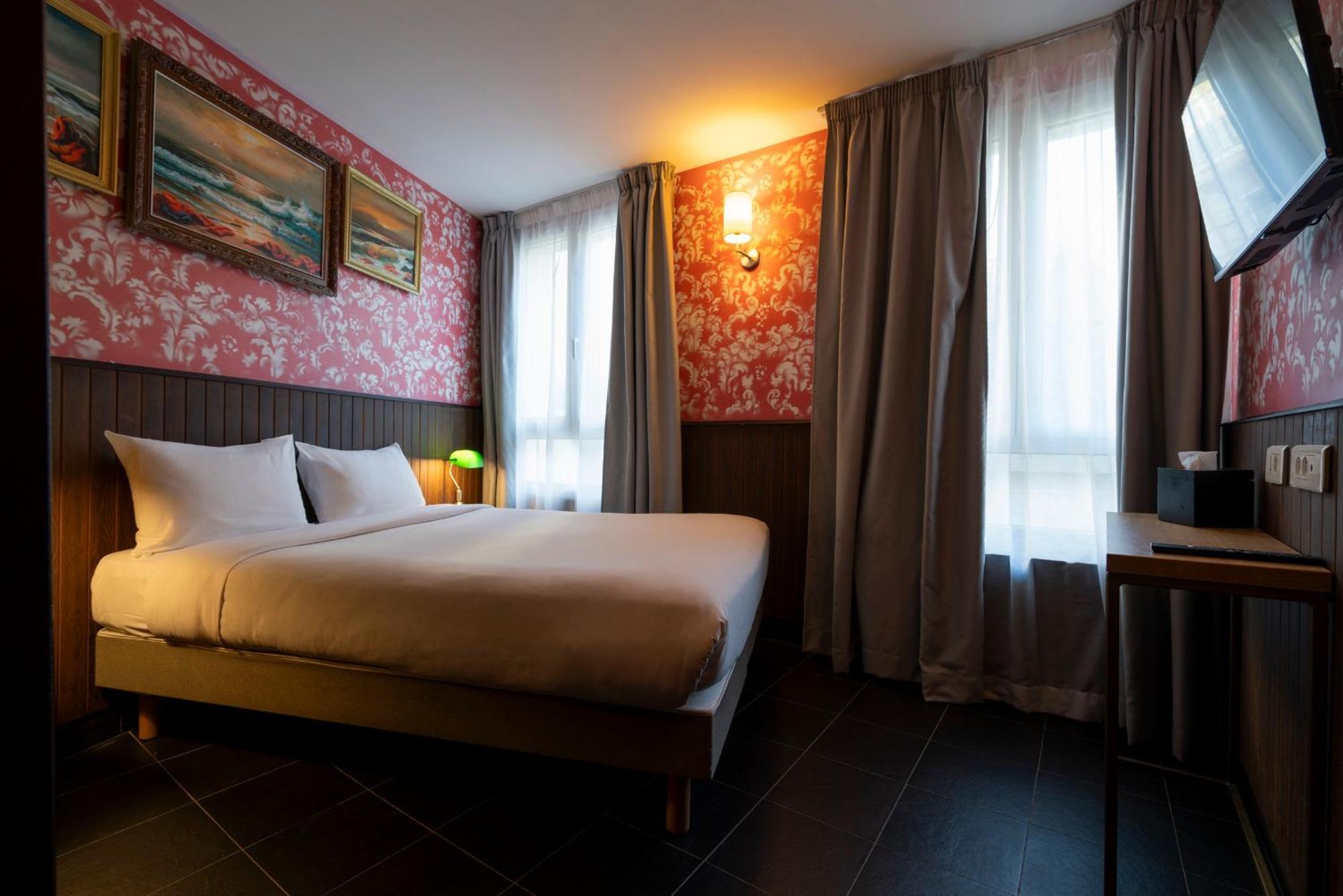 Hotel Walled Off *