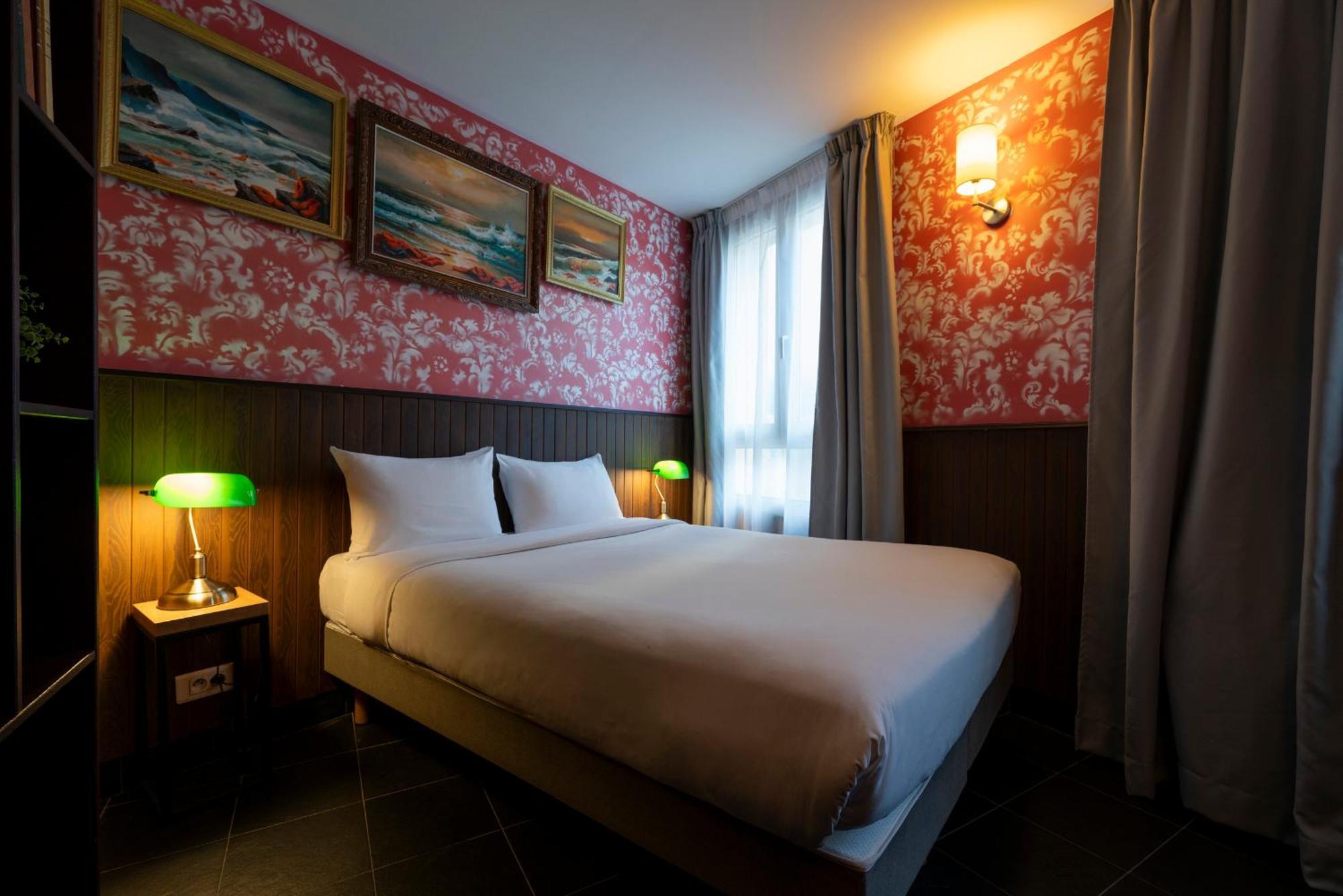 Hotel Walled Off *