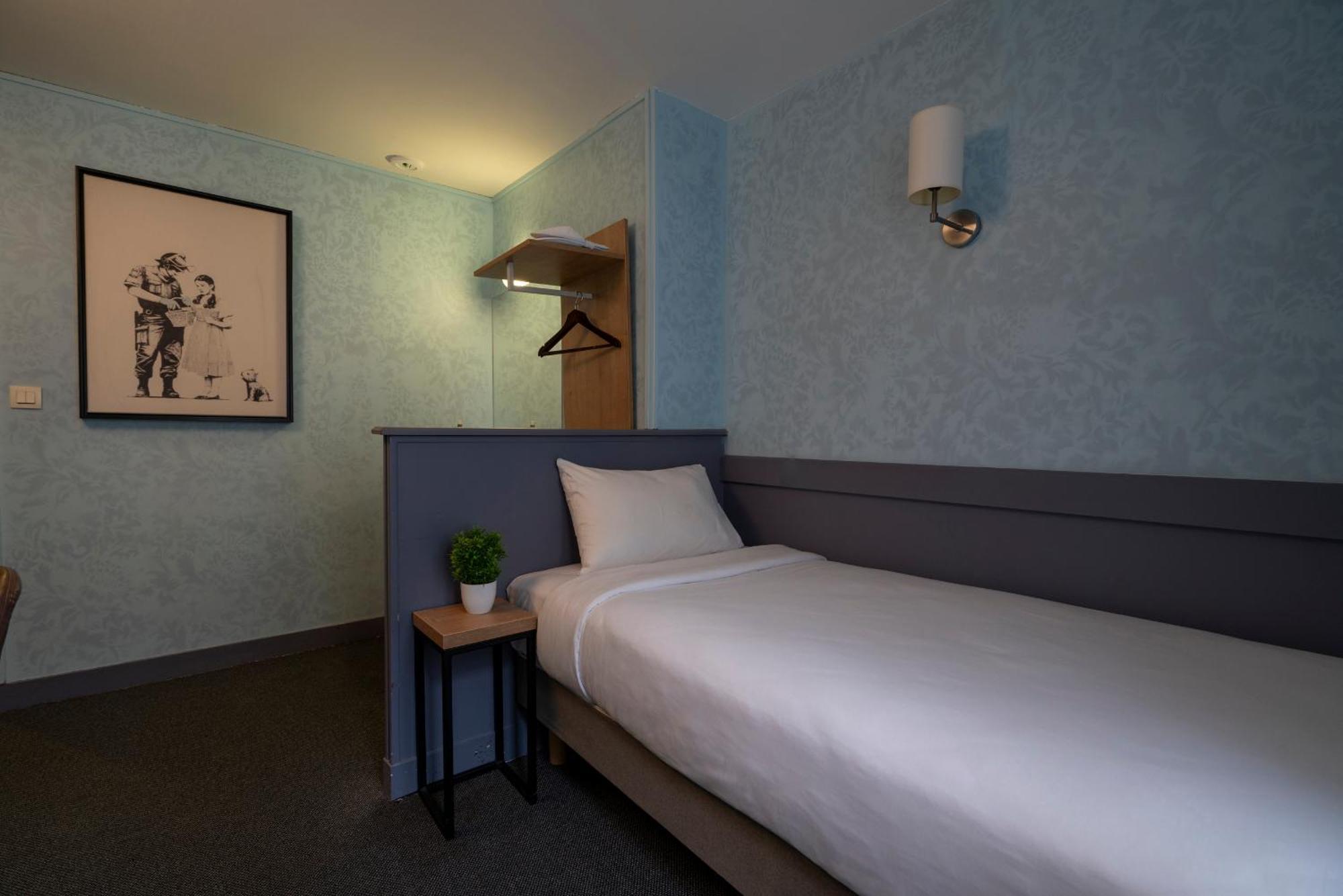 Hotel Walled Off