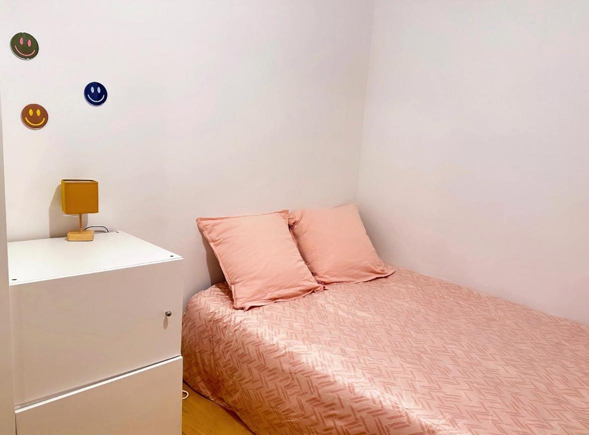 Cozy 3 Bedroom Dans Republique * Parigi
