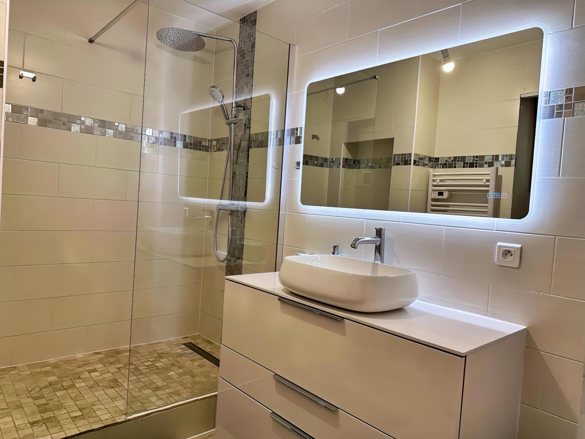 Appartamento Cozy 3 Bedroom Dans Republique Parigi