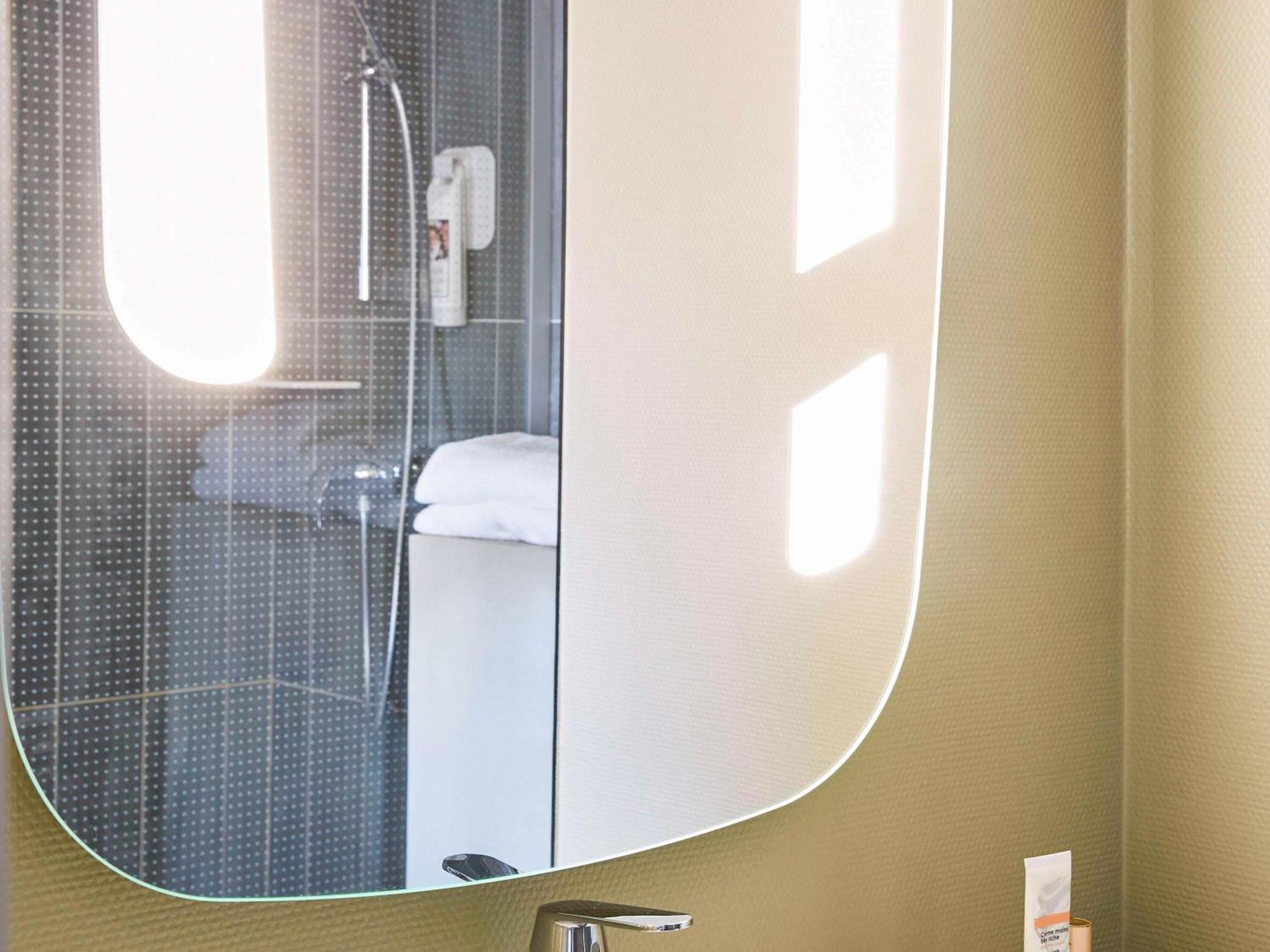 Ibis Canal Saint Martin Hotel Parigi
