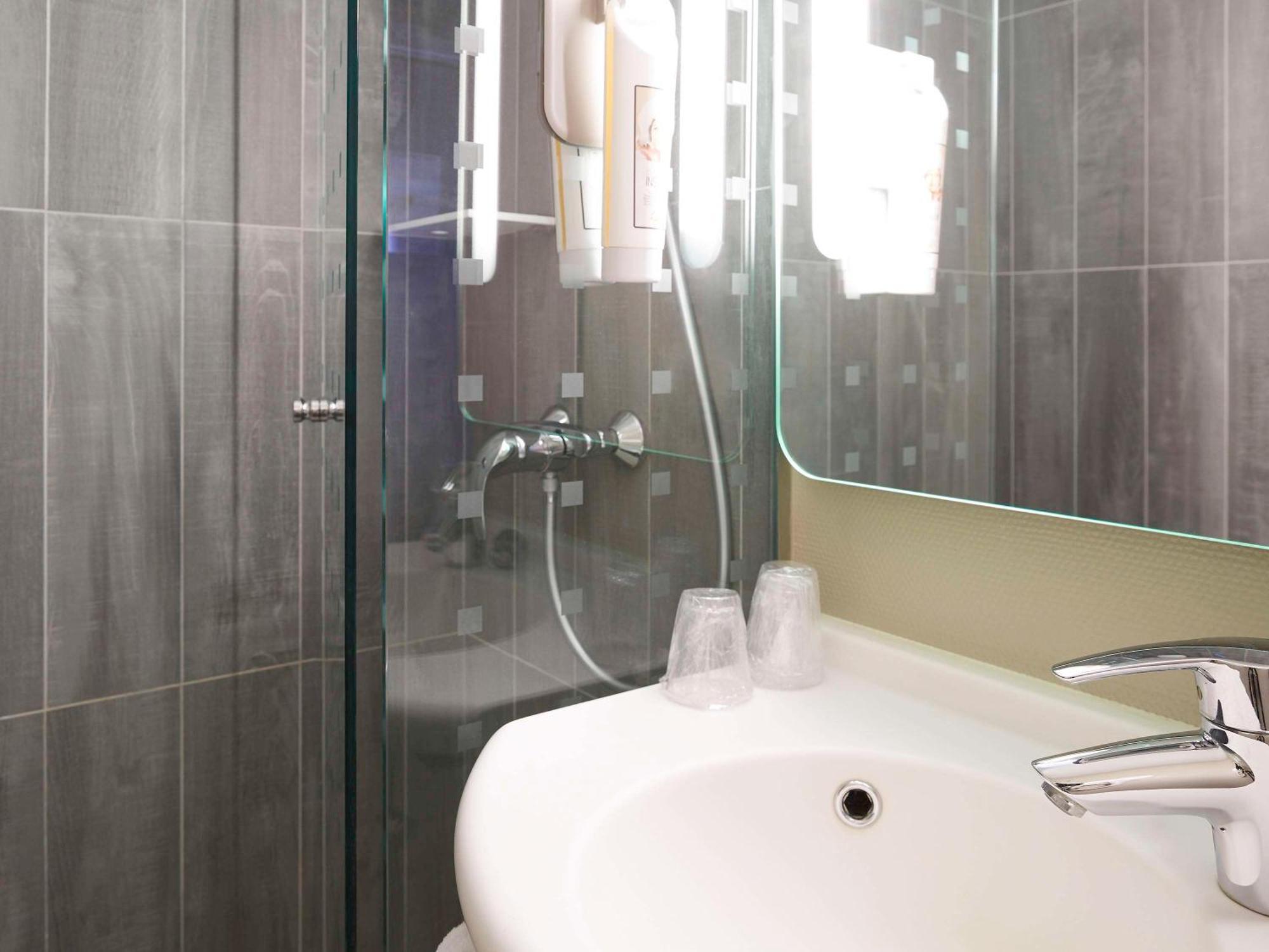 Ibis Canal Saint Martin 3*