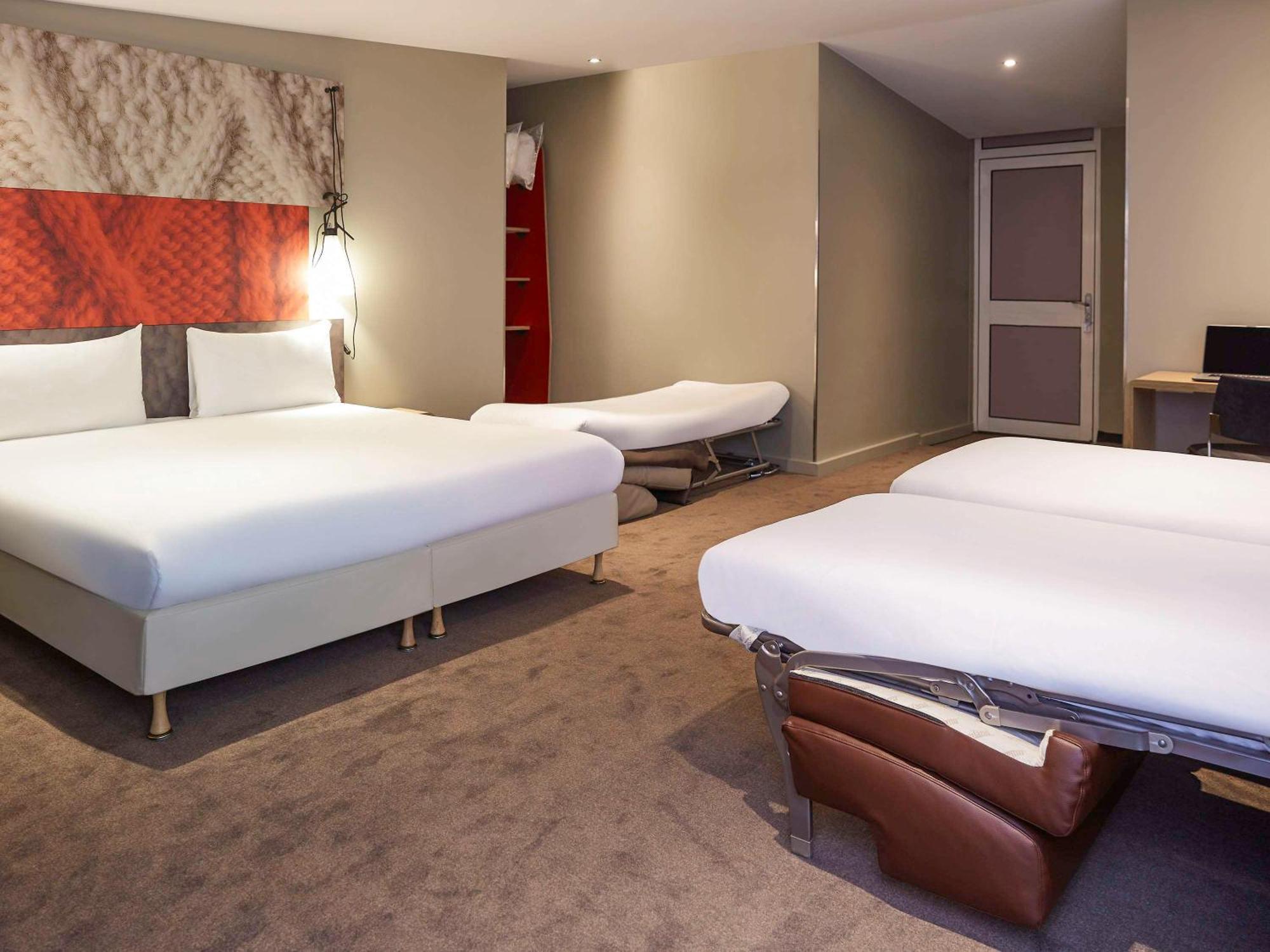 Ibis Canal Saint Martin Hotel 3*