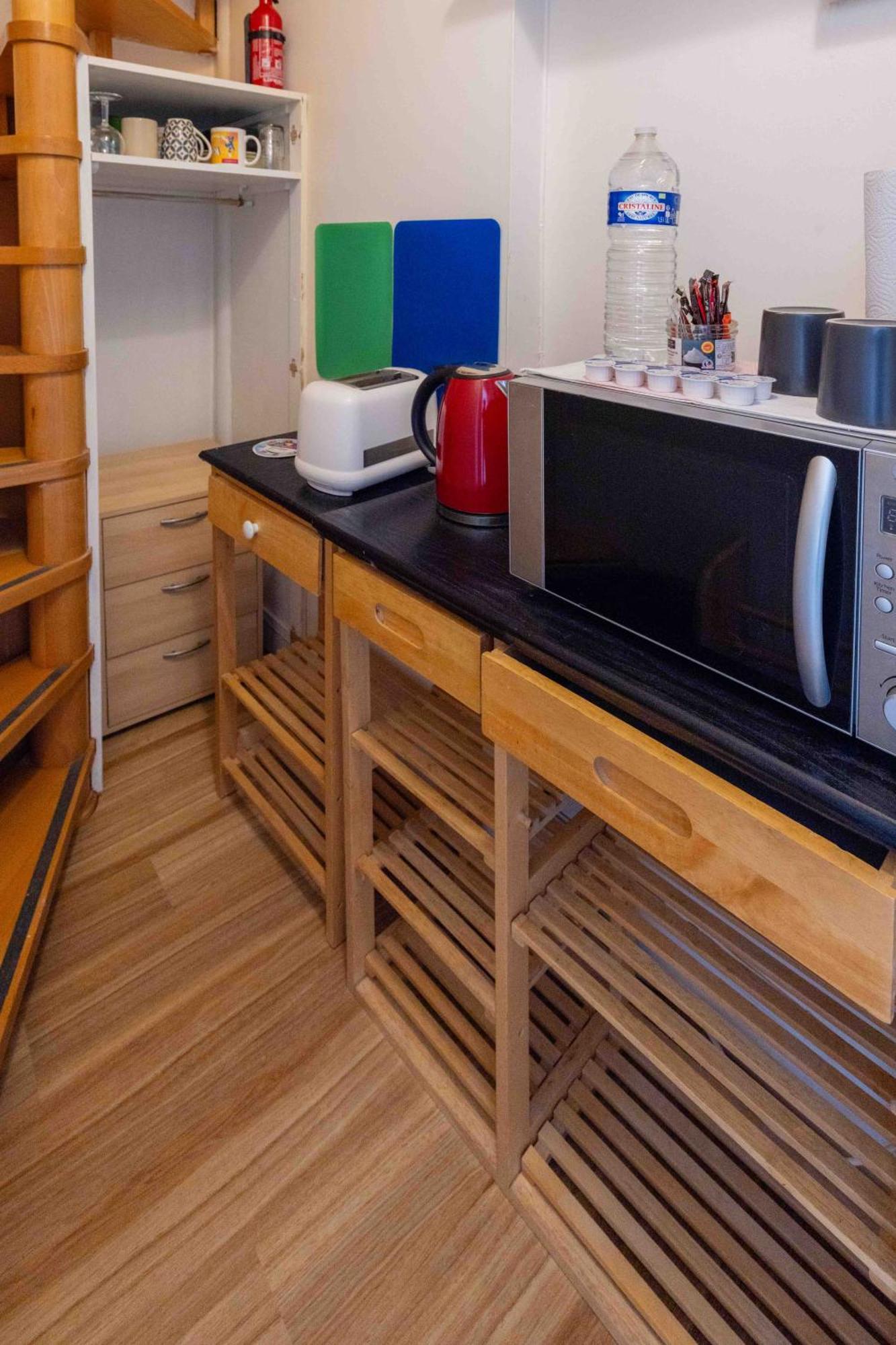 Homestay Well Located In Paris