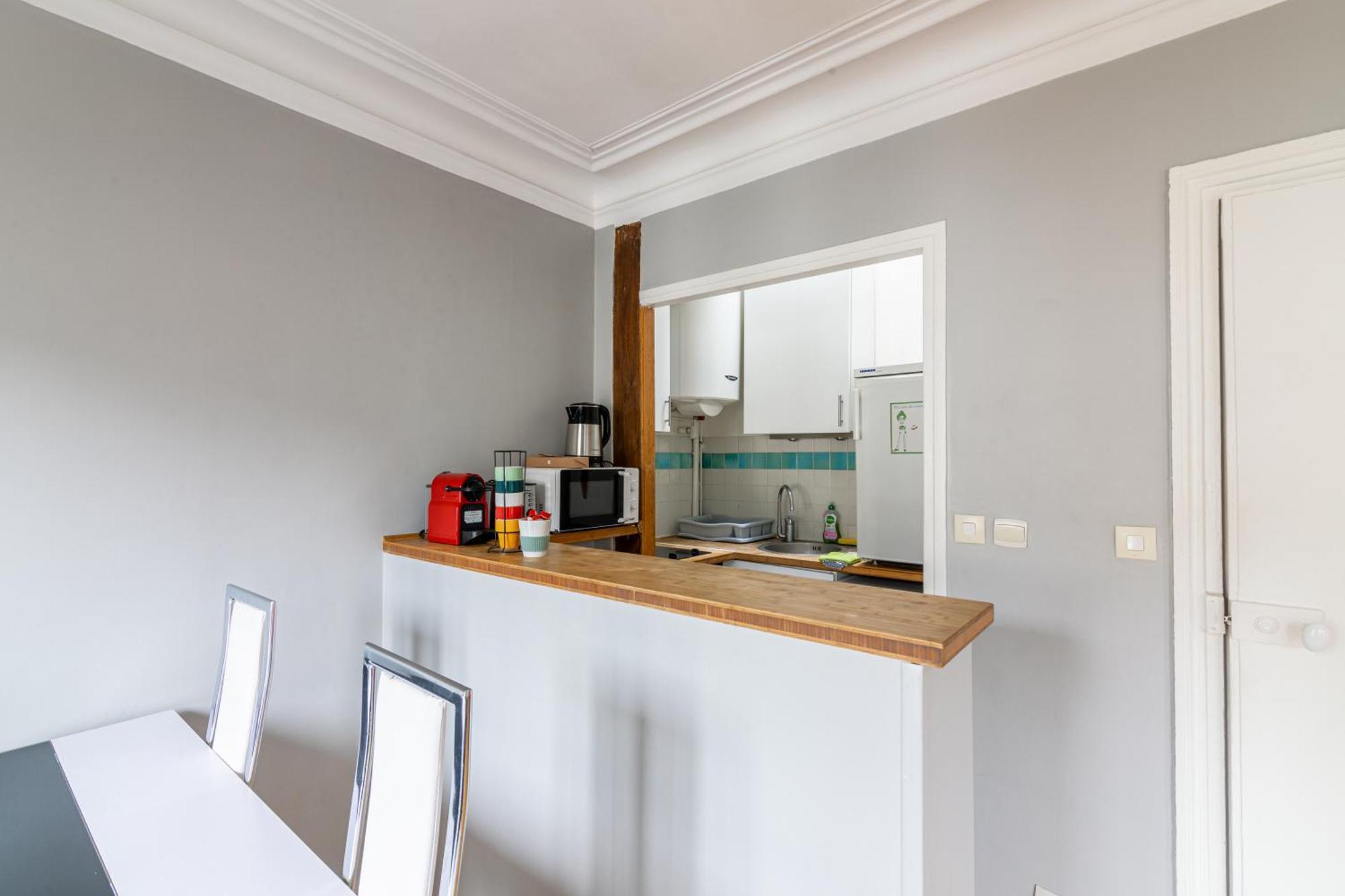 Luxurious 2 Bedroom Tour Eiffel Bourdonnais Free Netflix *