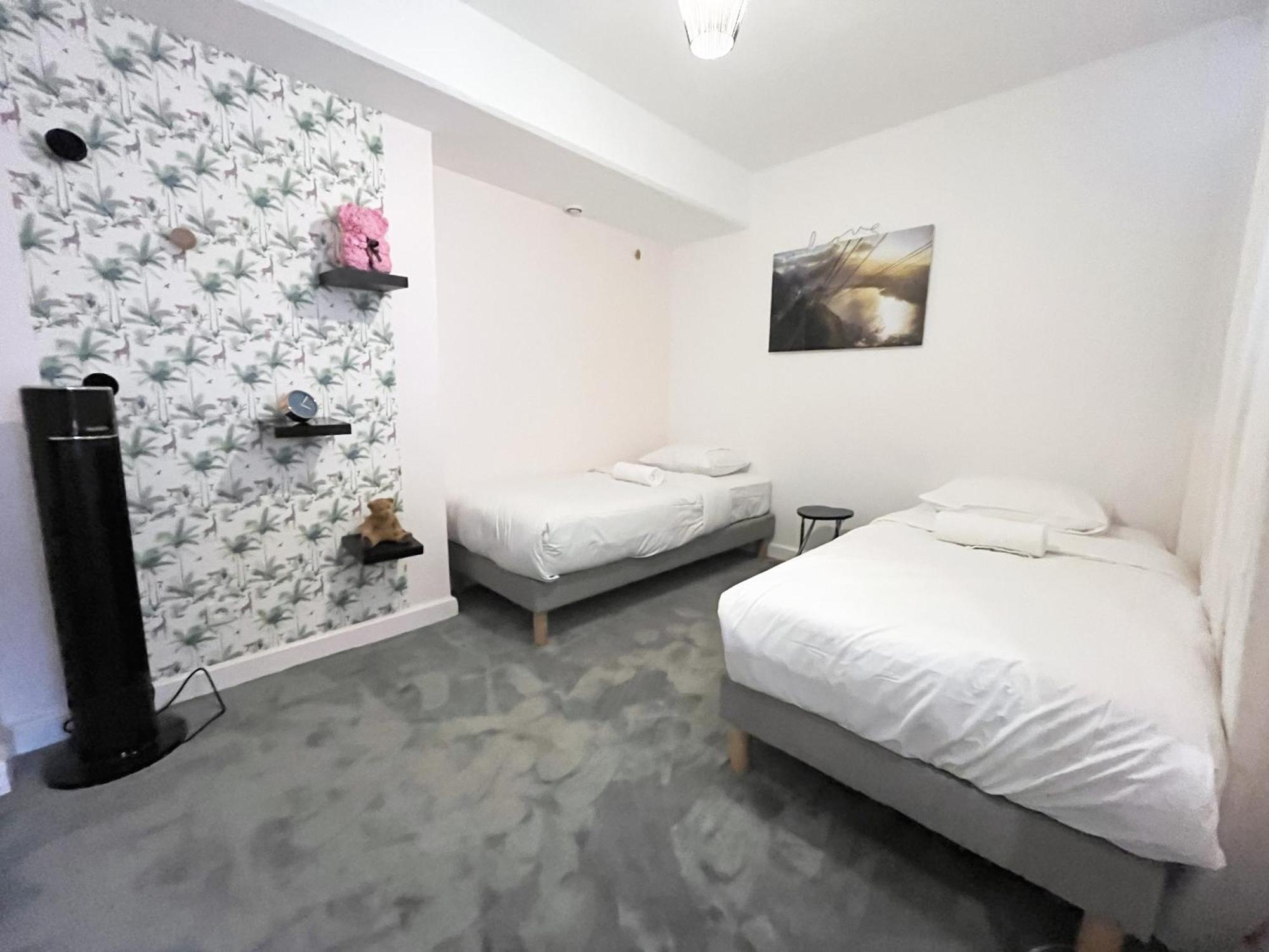 166 - Urban Luxury In Center Of Apartment