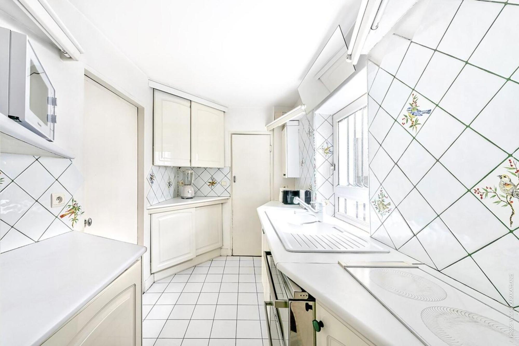 Ile Saint Louis - Quai D'orleans 2bdr By B'your Apartment